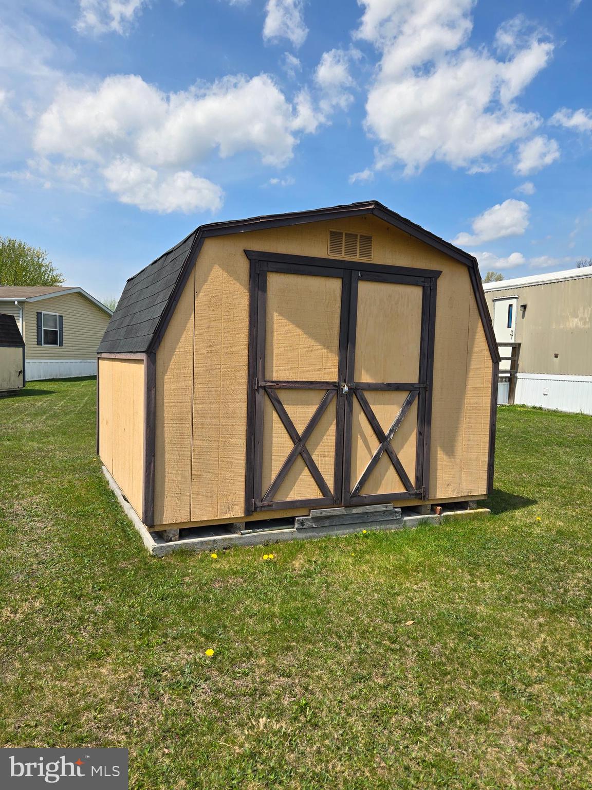 LINCOLN ESTATES MHP - Residential
