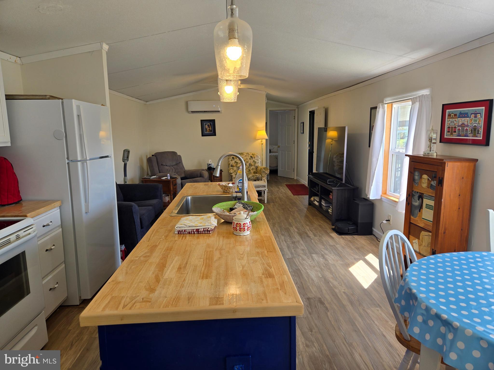 LINCOLN ESTATES MHP - Residential