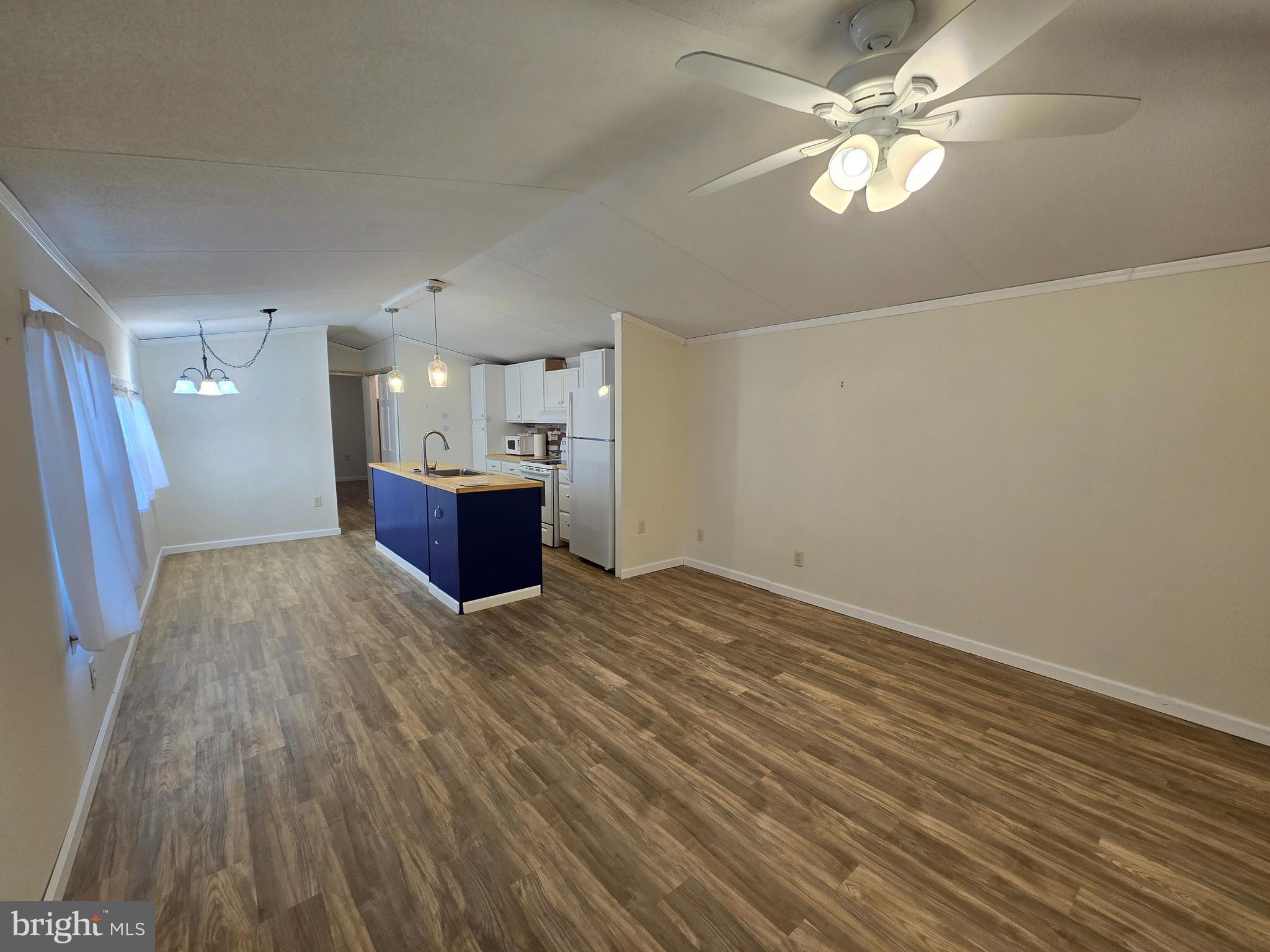 LINCOLN ESTATES MHP - Residential