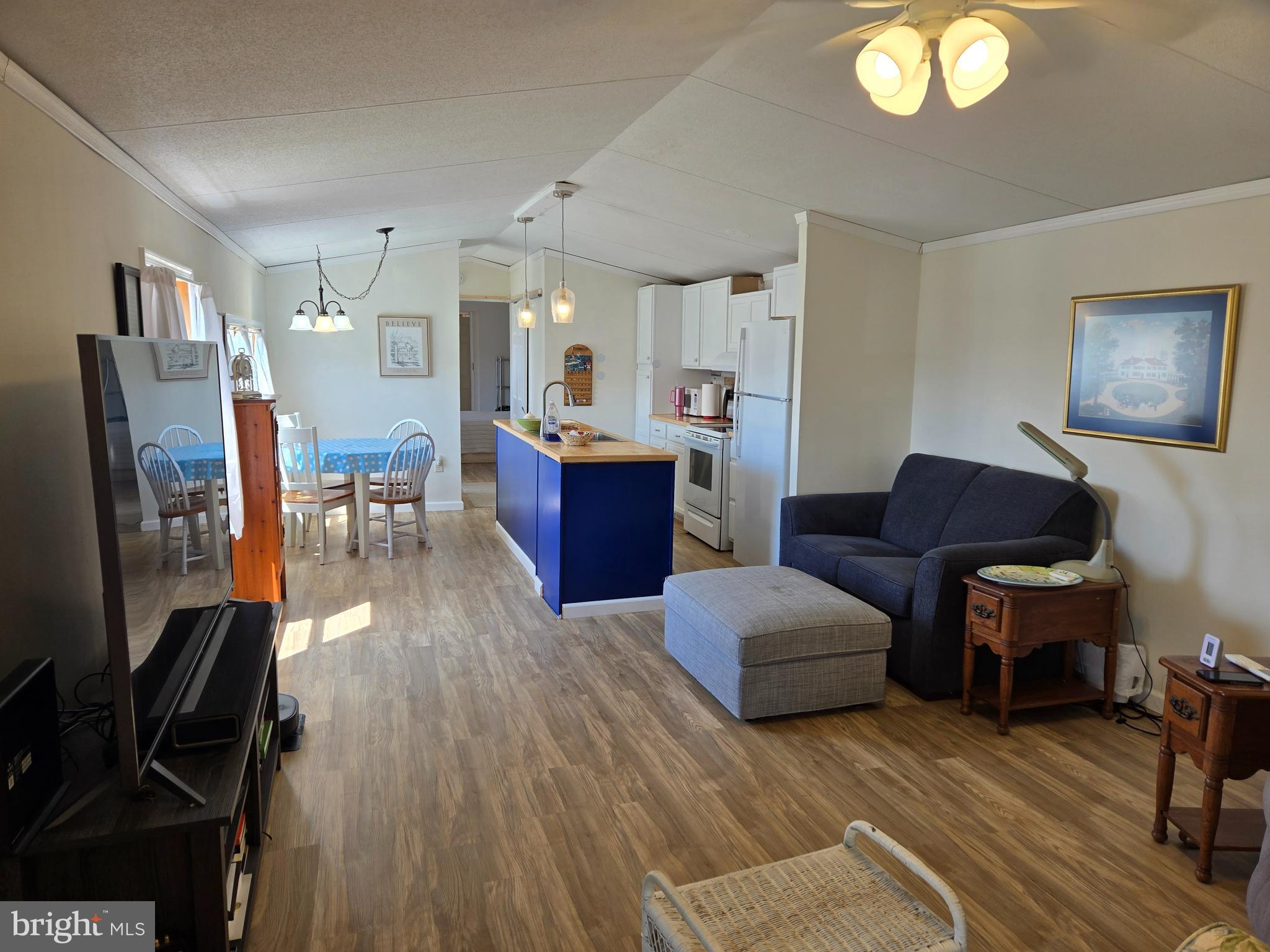 LINCOLN ESTATES MHP - Residential