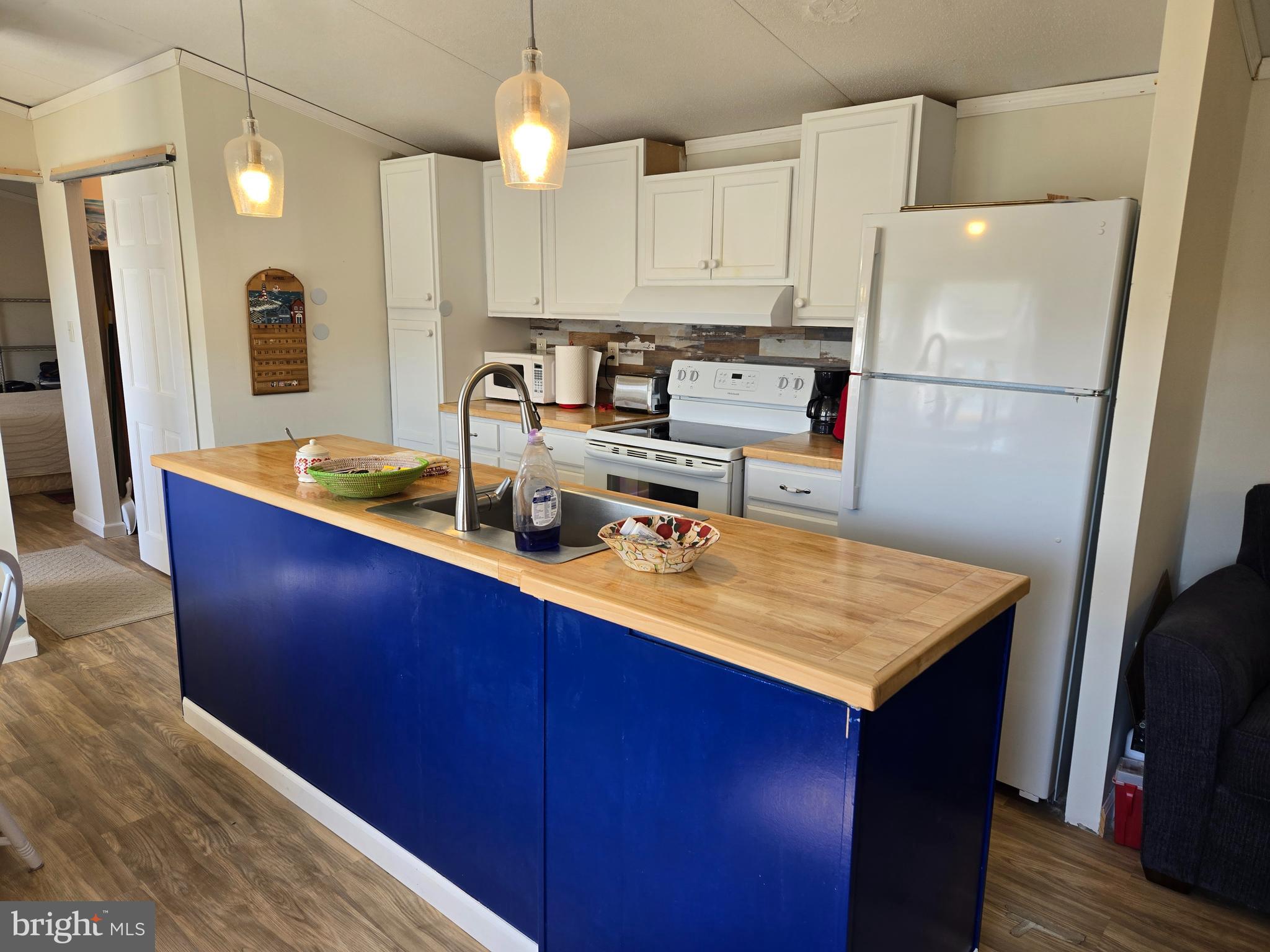 LINCOLN ESTATES MHP - Residential