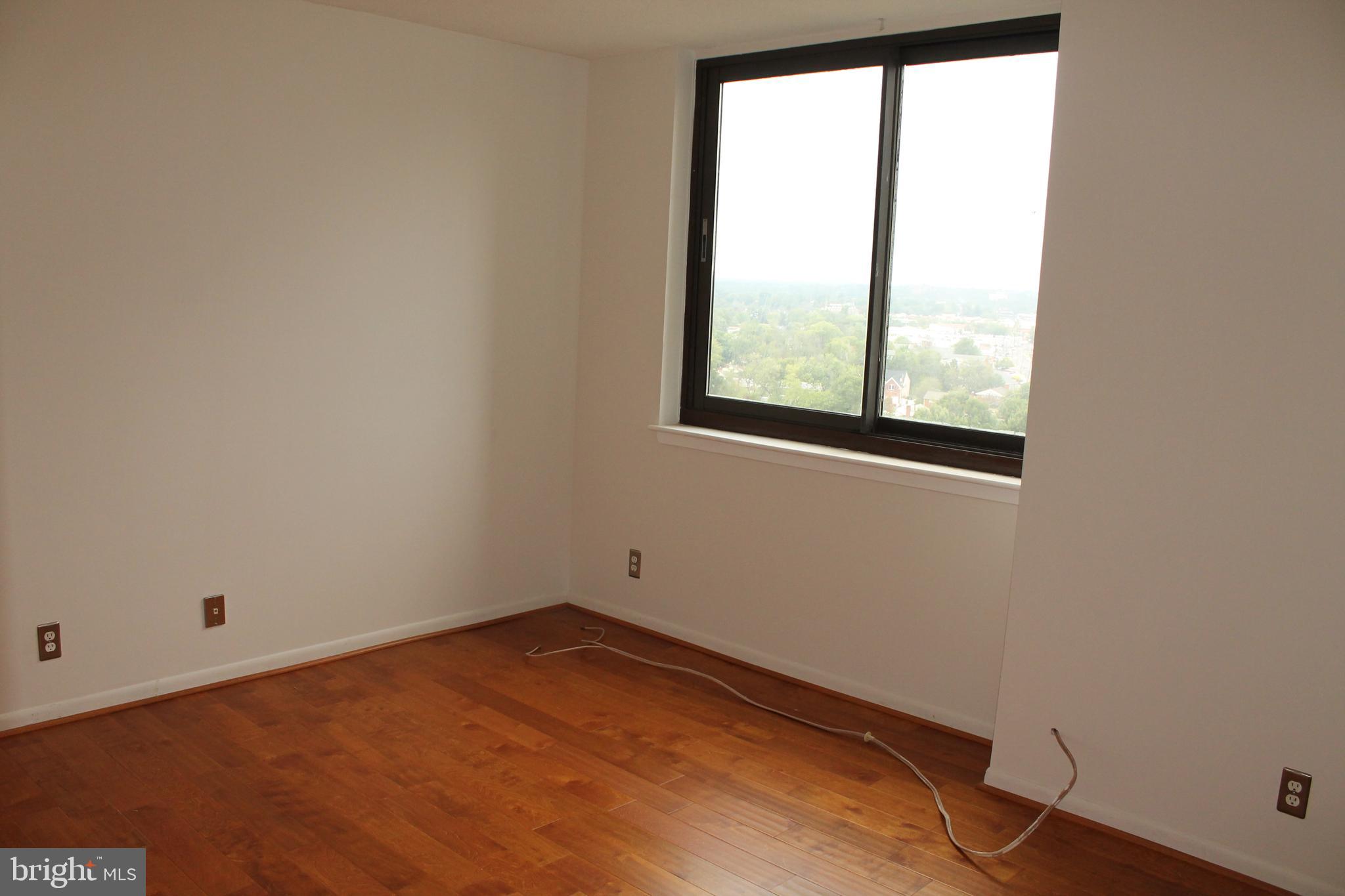 SKYLINE SQUARE CONDO - Residential