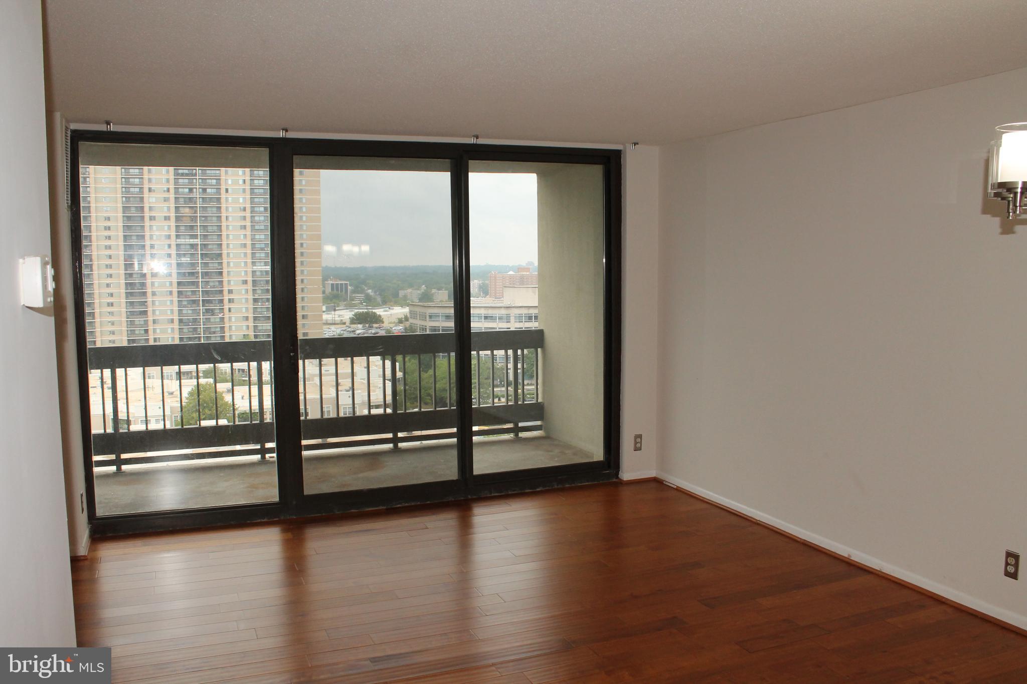 SKYLINE SQUARE CONDO - Residential