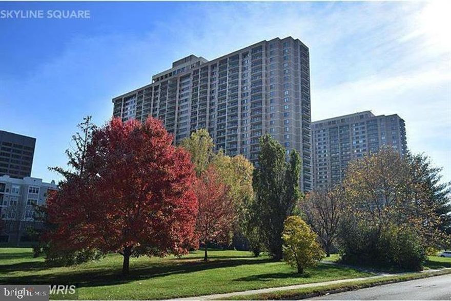 COMPLETELY REMODELED ONE BEDROOM CONDO ON THE 12TH FLOOR WITH ONE PARKING SPACE, NEW HARDWOOD FLOORS, NEW FRESH PAINT LIGHT AND BRIGHT, NEW KITCHEN CABINETS, NEW STAINLESS STEEL APPLICANICES, NEW WASHER/DRYER, NEW BATHROOM VANITY, NICE SIZE BALCONY, LOT'S OF AMENITIES, POOL, EXCERISE ROOM, & PARTY ROOM, CLOSE TO SHOPPING MALL, BUS,.