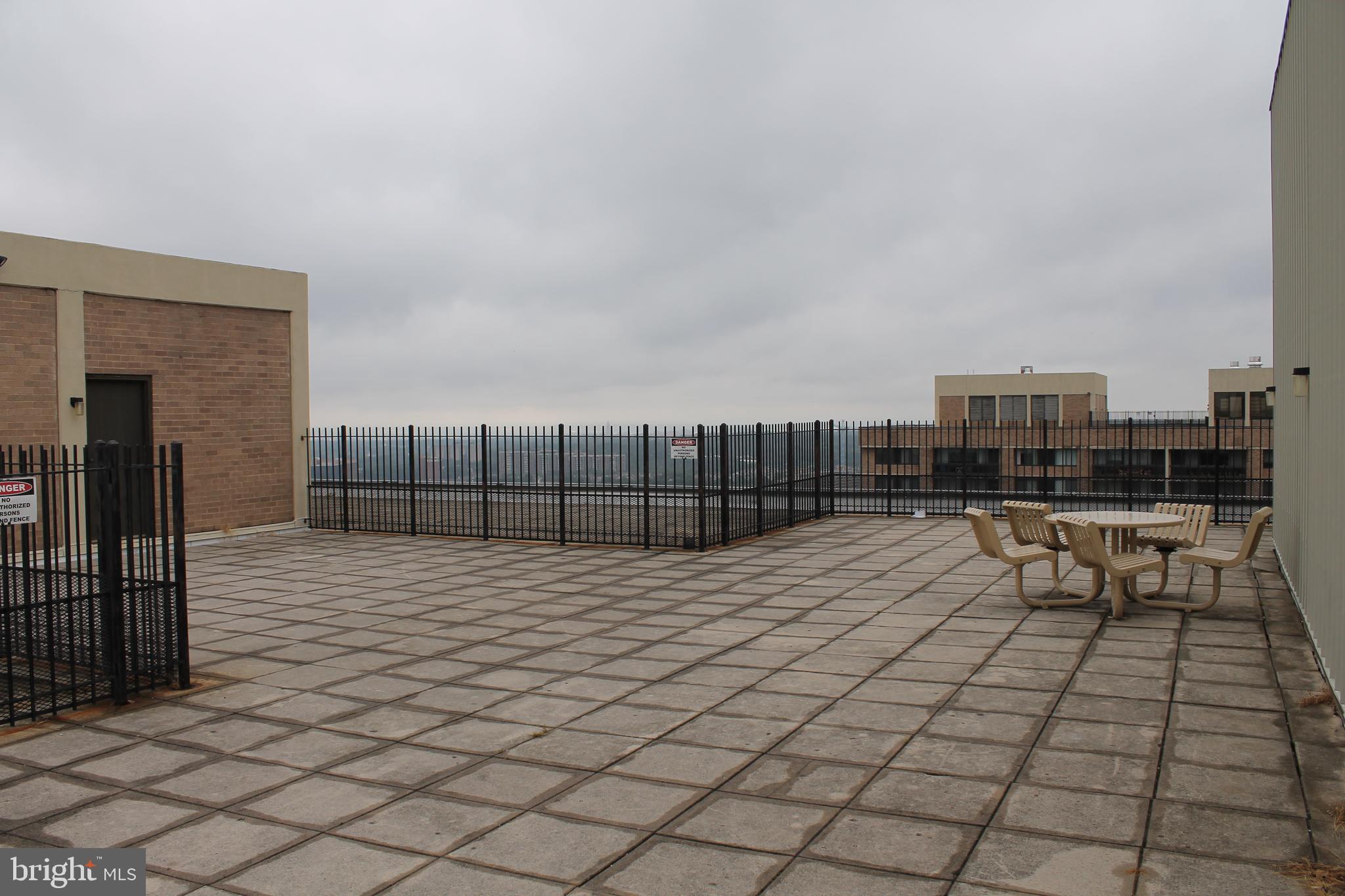 SKYLINE SQUARE CONDO - Residential