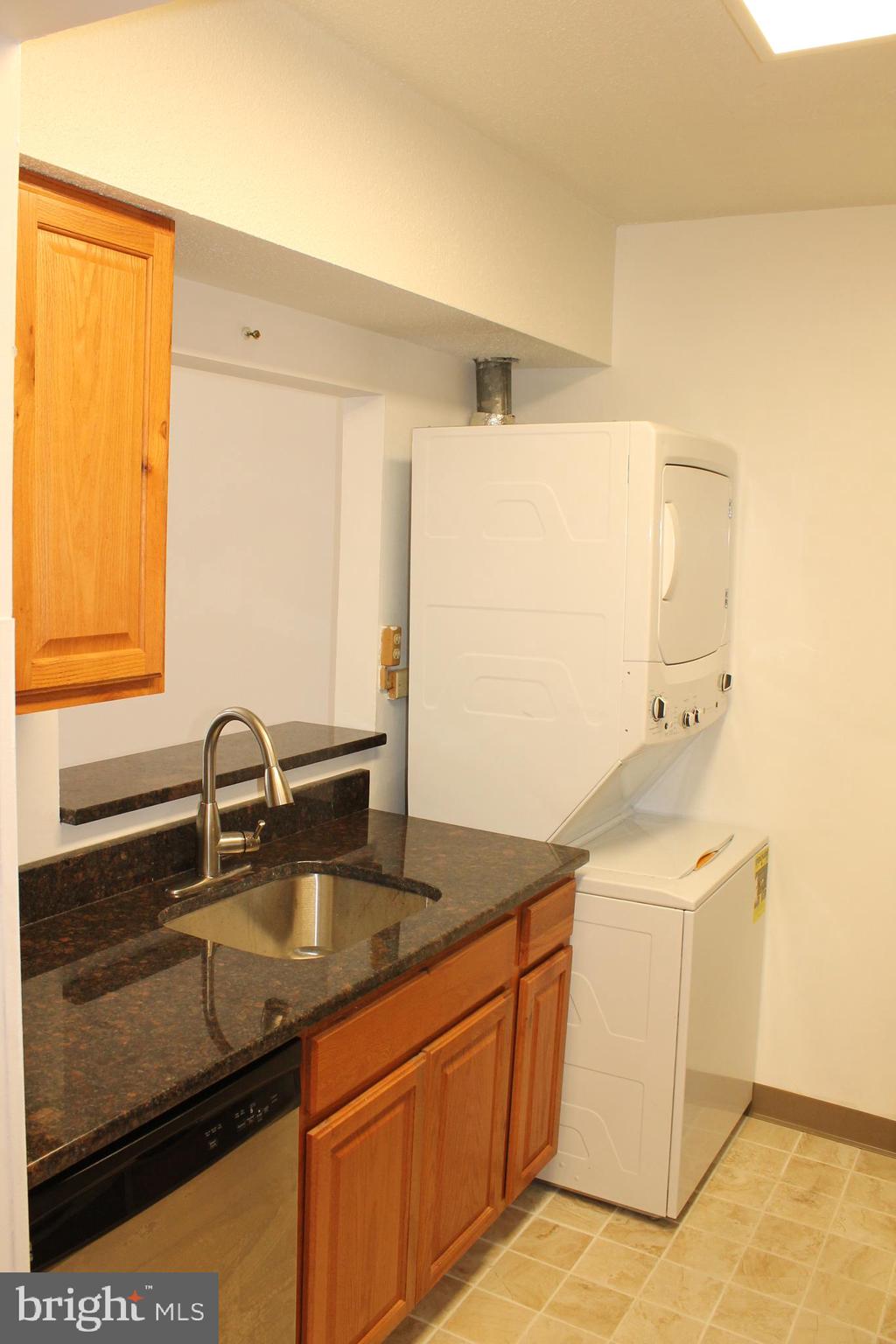 SKYLINE SQUARE CONDO - Residential