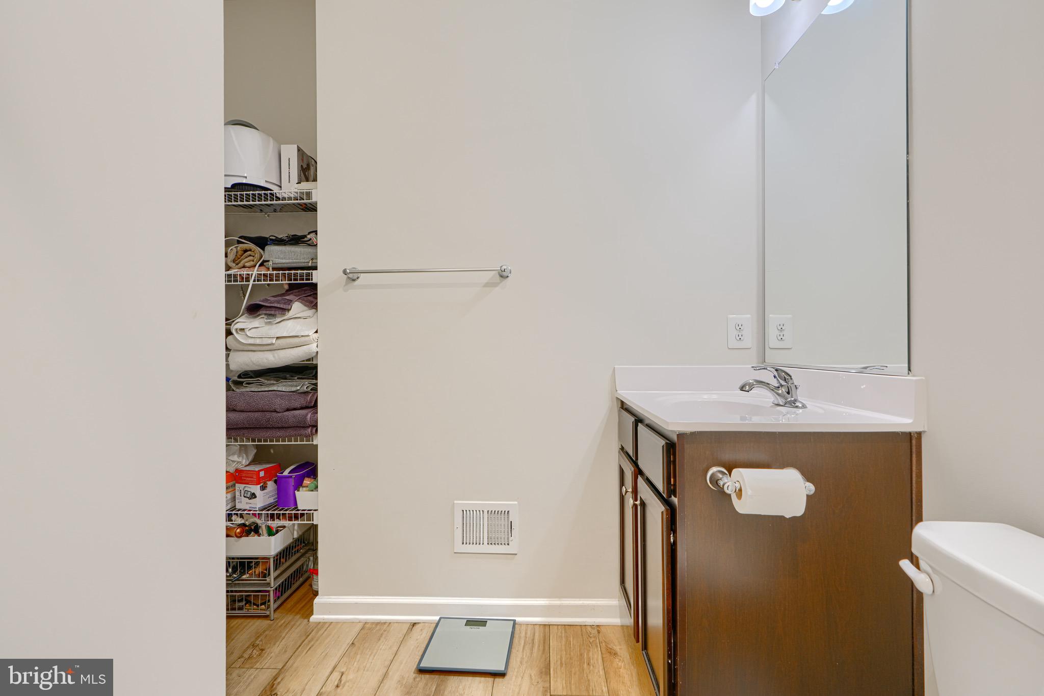 TUSCARORA CREEK - Residential Lease