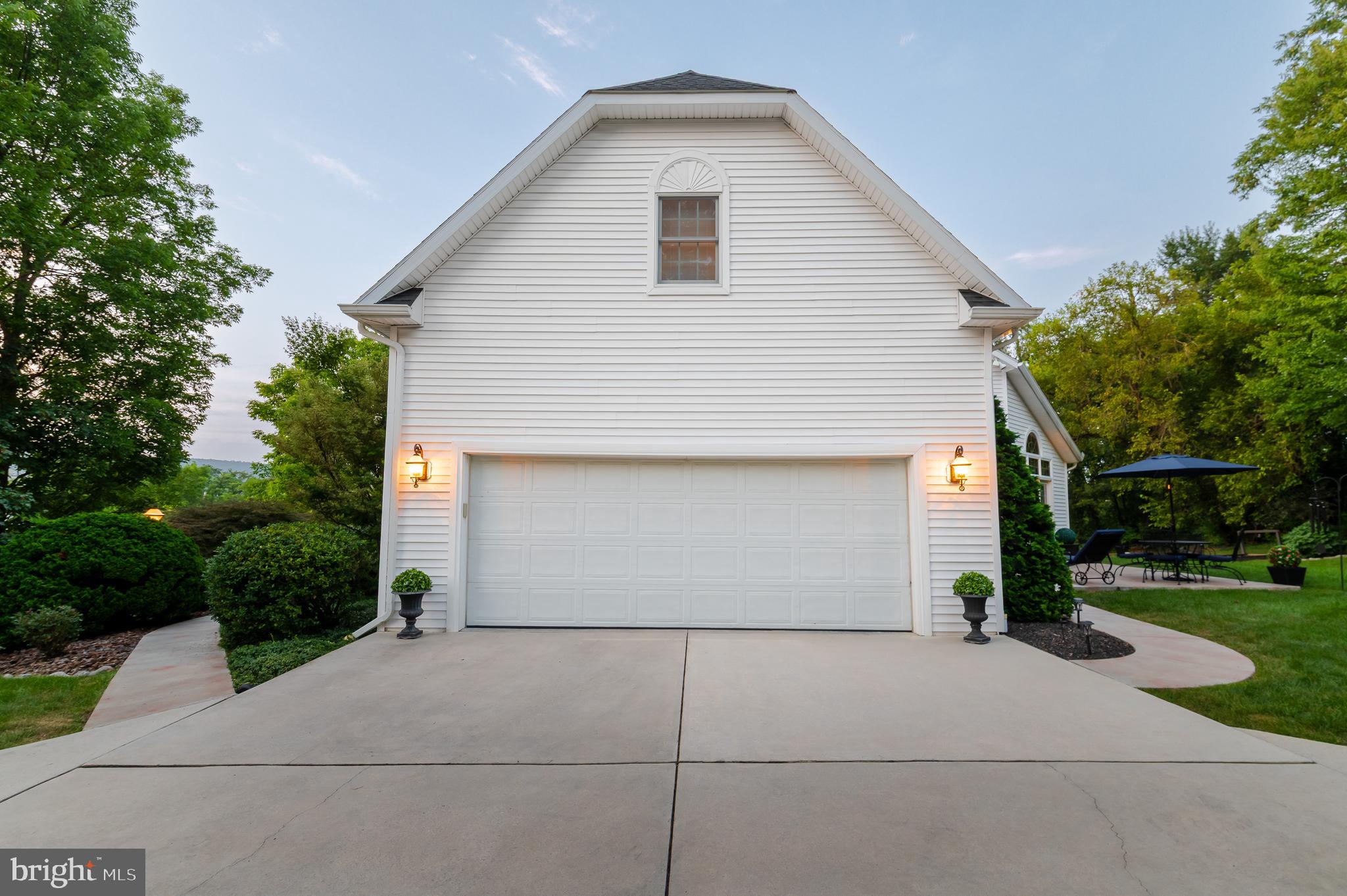 COLONIAL RIDGE - Residential