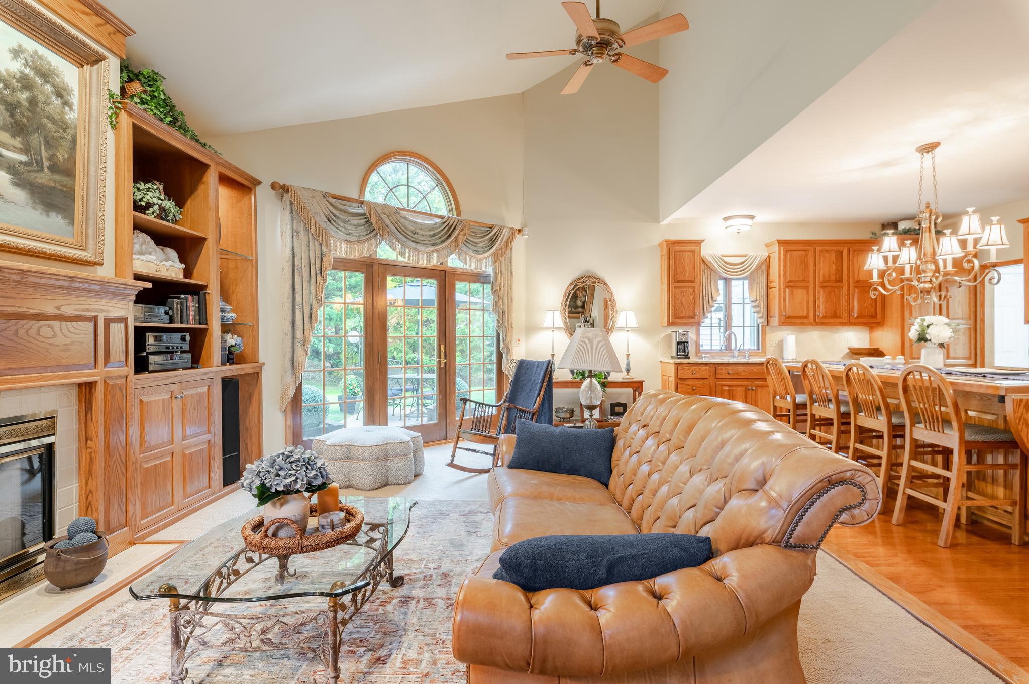 COLONIAL RIDGE - Residential