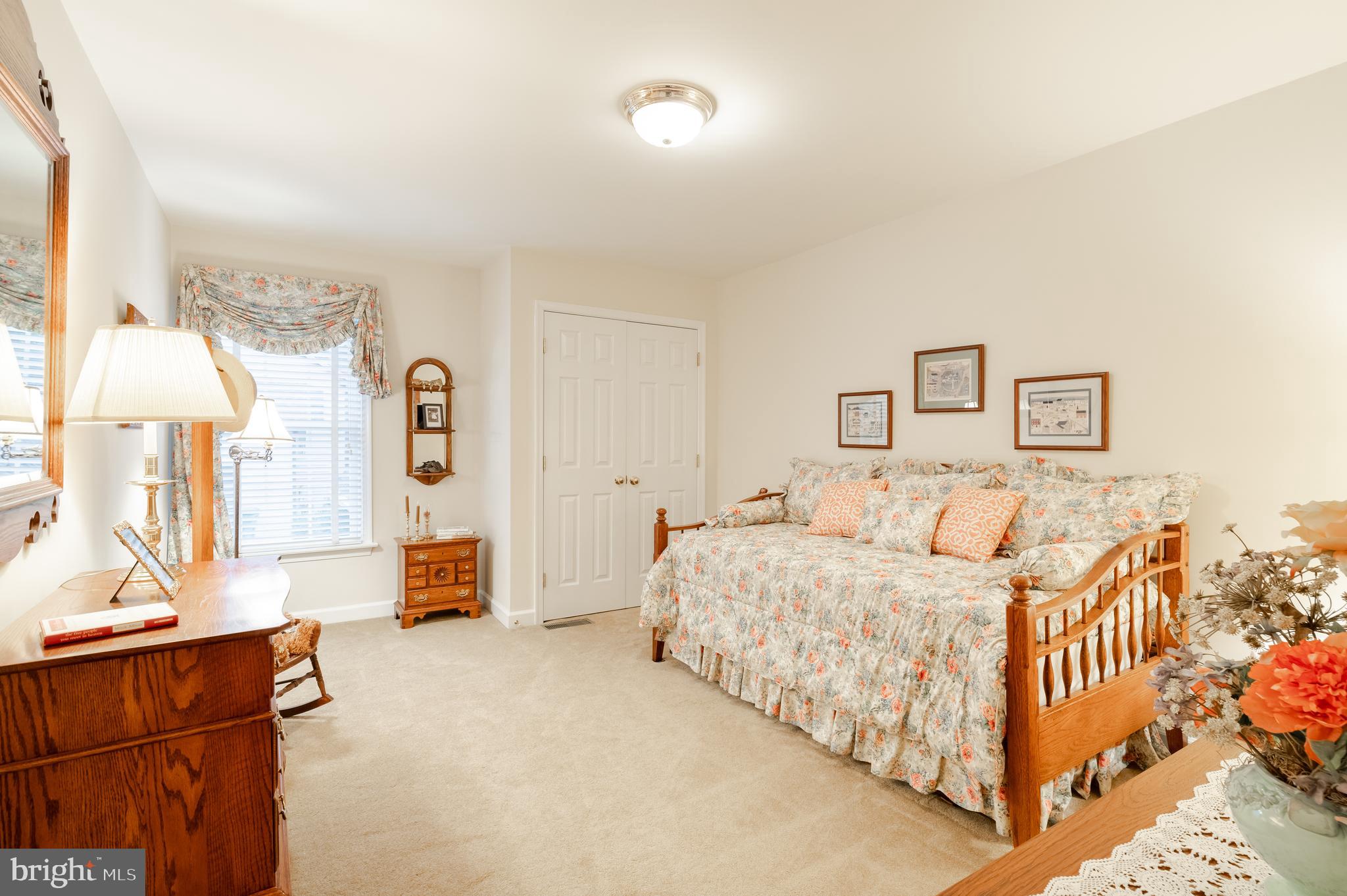 COLONIAL RIDGE - Residential