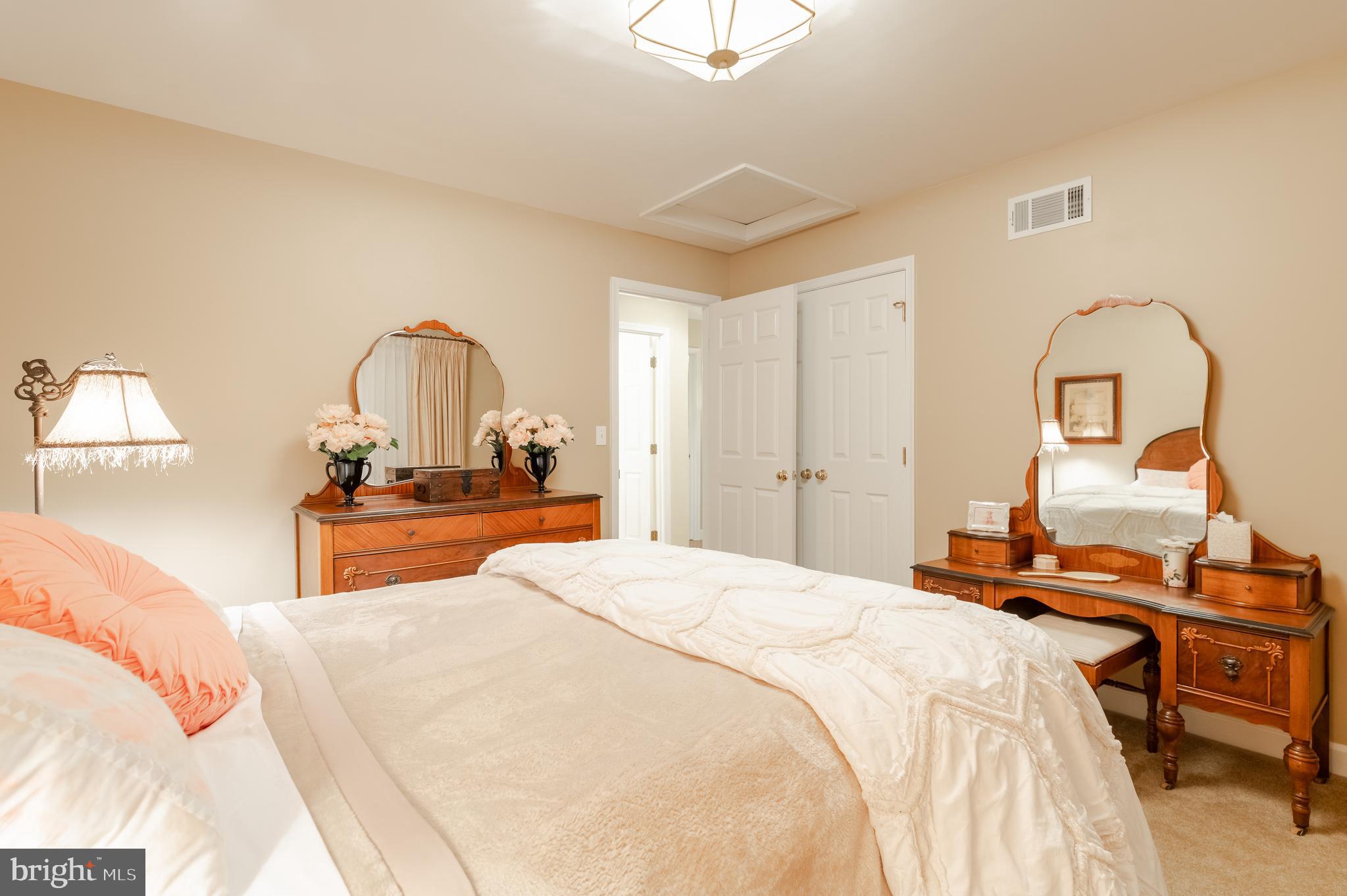 COLONIAL RIDGE - Residential