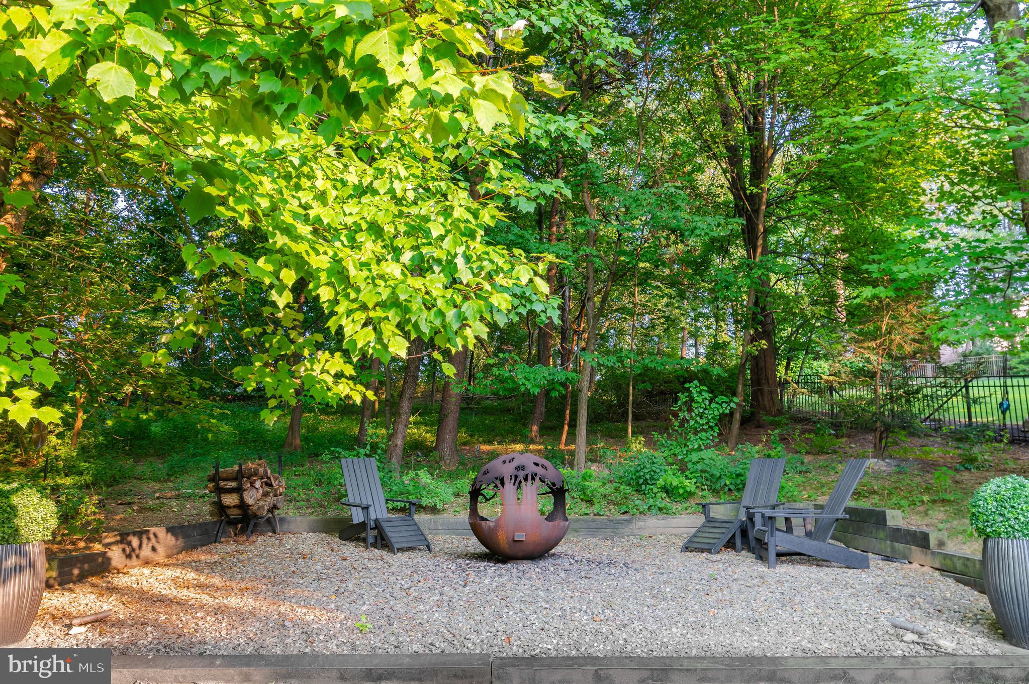 COLONIAL RIDGE - Residential