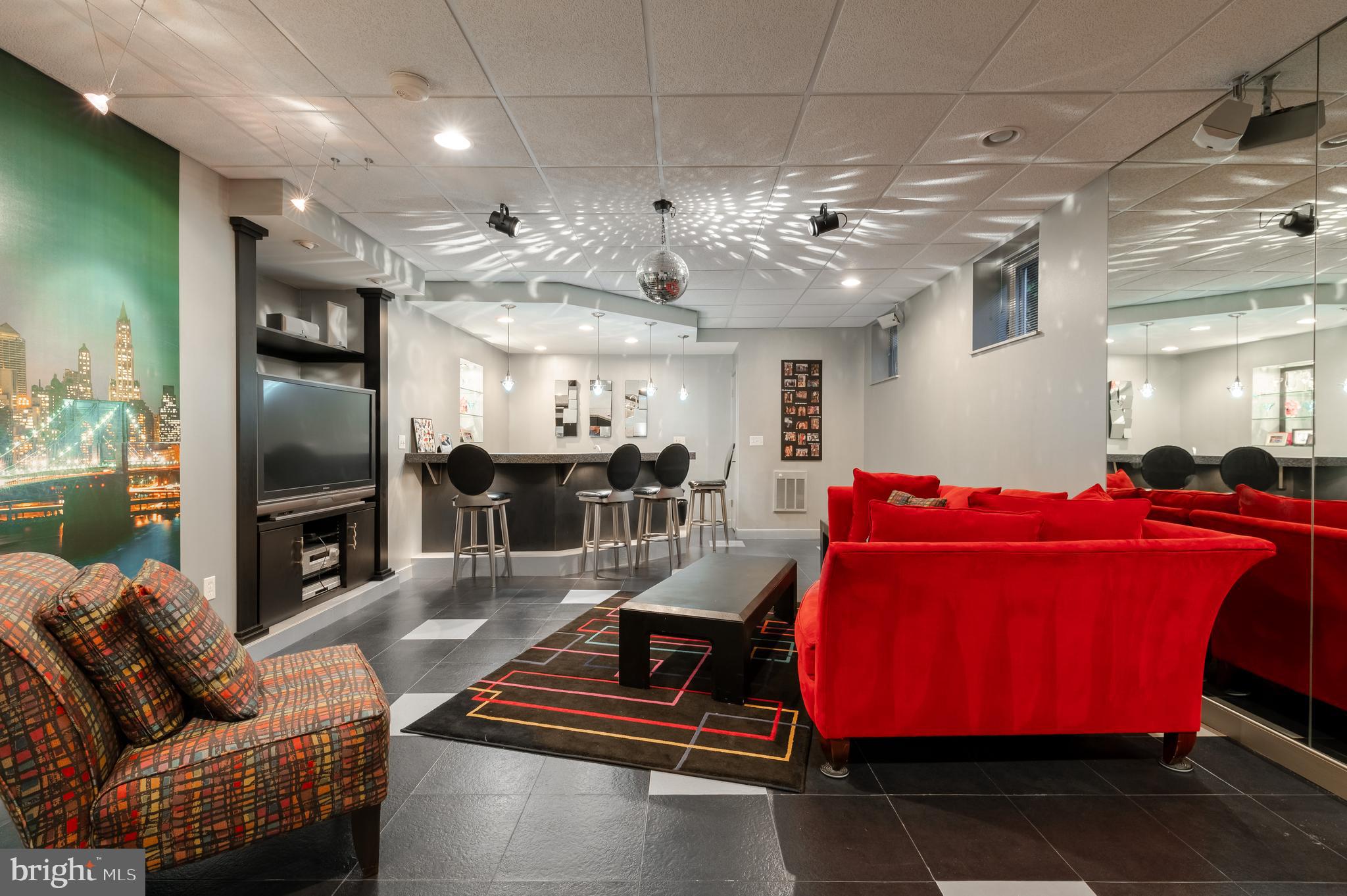 COLONIAL RIDGE - Residential