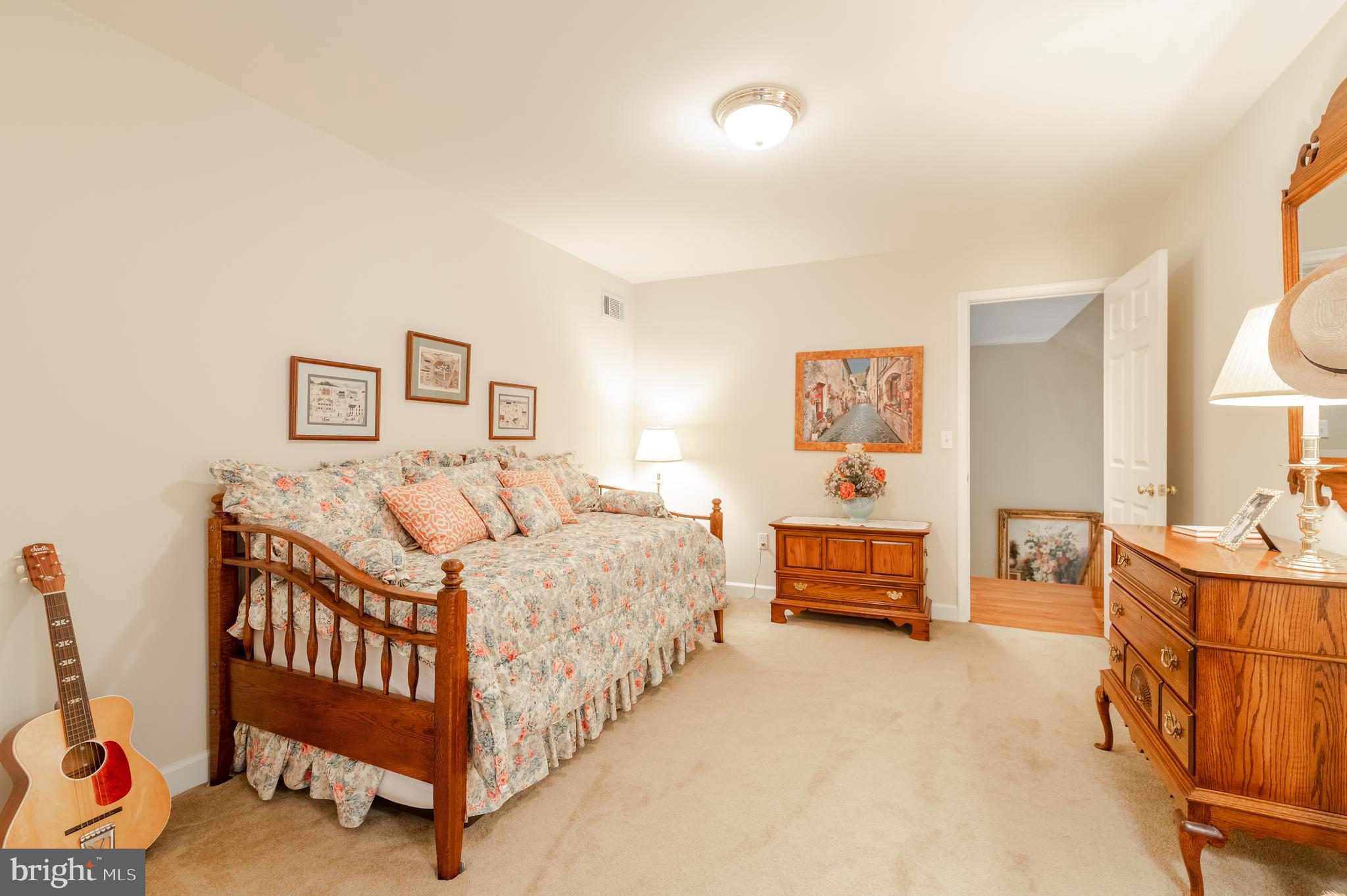 COLONIAL RIDGE - Residential