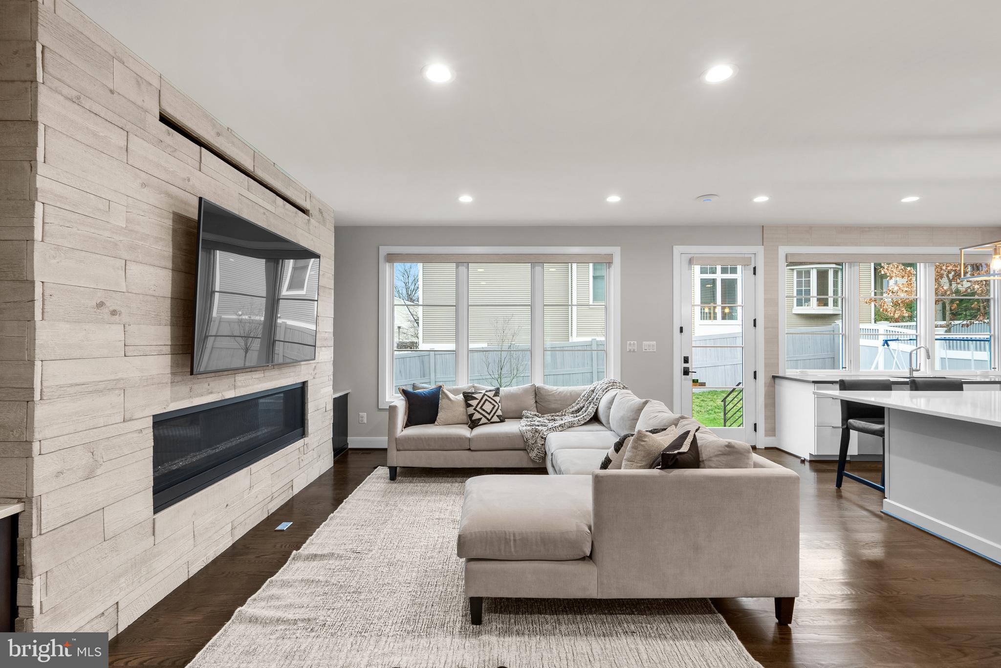 ROOSEVELT PLACE - Residential