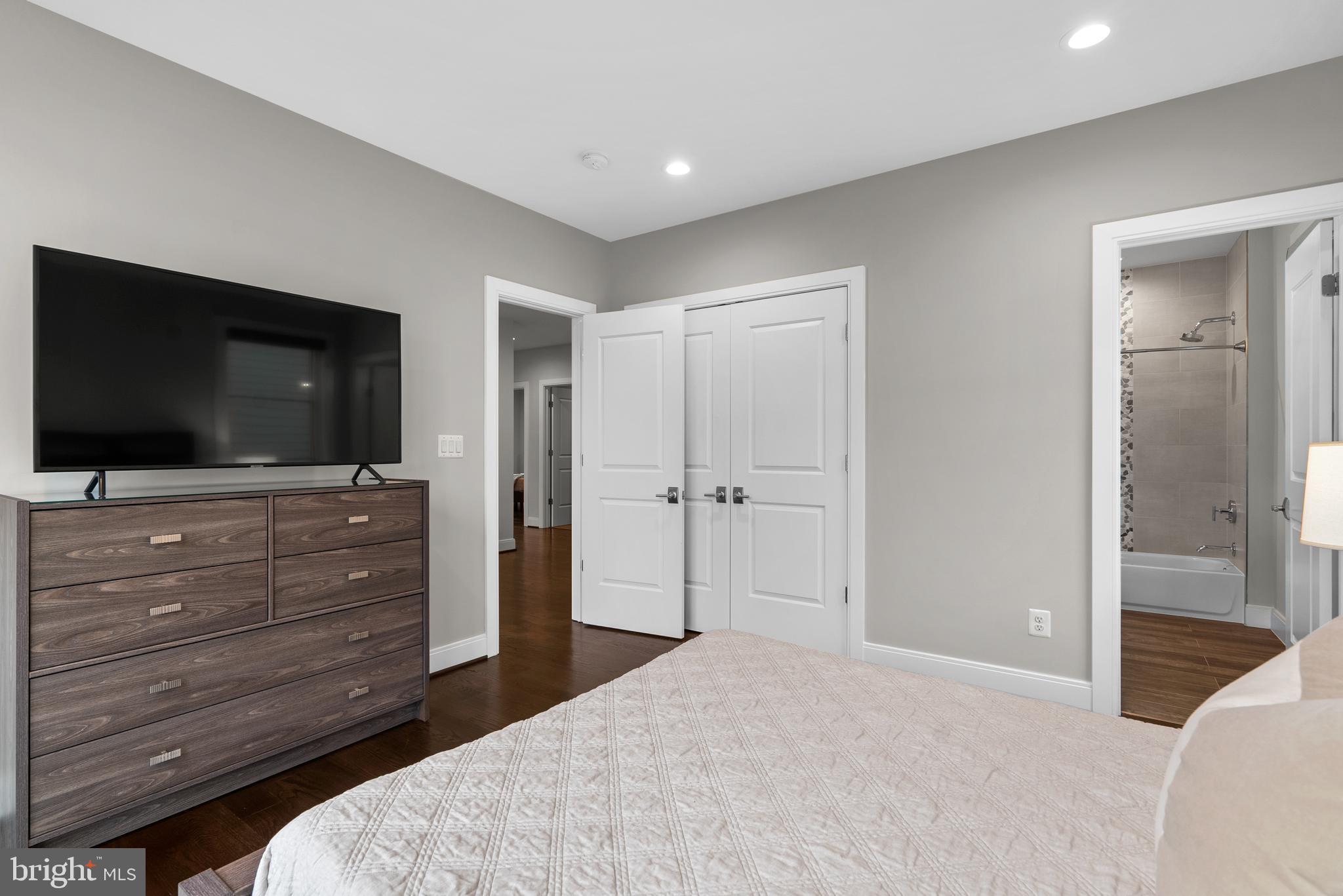 ROOSEVELT PLACE - Residential