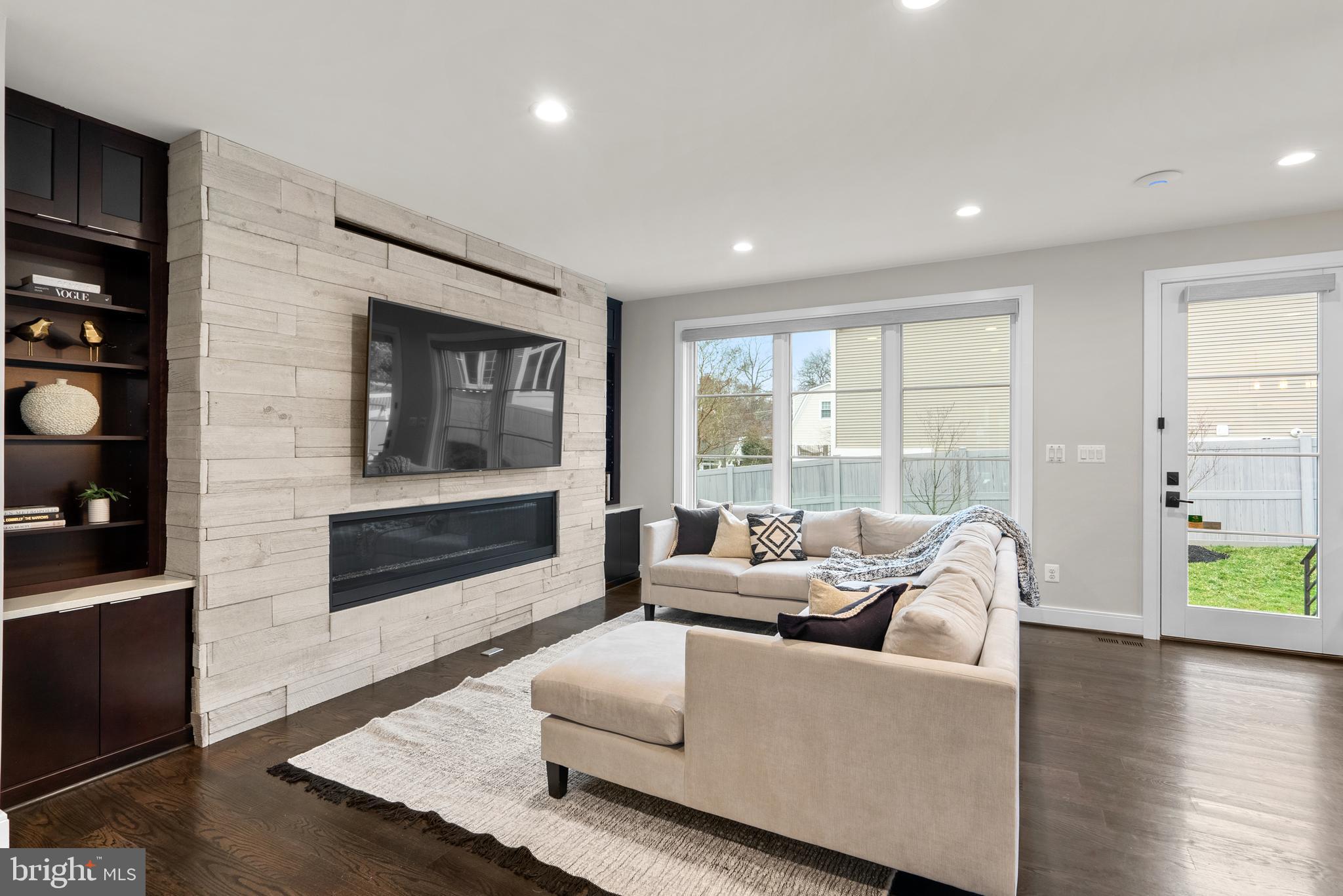 ROOSEVELT PLACE - Residential