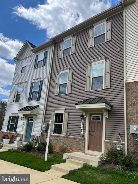 OWNER- AGENT ........ Welcome to your beautiful, brand-new townhouse, built in June 2022. This large townhome follows the Mozart floor plan by Ryan Homes and is available for sale! Located in a vibrant community, this home offers modern finishes, convenient and abundant amenities, and a welcoming, quiet, atmosphere!
The open floor plan features 3 spacious bedrooms and 2.5 bathrooms, with luxury vinyl plank flooring on the main level and recessed lighting throughout. Enjoy the convenience of a 2-car garage and an additional 2-car concrete parking pad. Step outside onto the 9x8 composite deck/balcony, the perfect spot to relax with a cup of coffee, entertain guests, or take in the scenic views of the surrounding foliage.
Gourmet kitchen with granite countertops, large center island with pendant lighting, ENERGY STAR-rated stainless steel appliances, and other home features include: Tankless water heater for lower energy bills and instant hot water, new HVAC system for year-round comfort, Sprinkler system for added fire safety.
Upstairs, the spacious master bedroom boasts a coffered ceiling, a walk-in closet, and a luxurious en-suite bathroom with a two-headed stand-up shower. Two additional well-sized bedrooms are perfect for children, guests, or a home office.
Community Amenities: Tot lots, walking trails, and 330 acres of parkland, 6 pools, 20 tennis courts, playgrounds, soccer fields, and ballparks. Close to shopping, dining, and entertainment, including a movie theater and Wegmans (within 2 miles). Convenient access to I-270, ICC, and Route 355 for easy commuting to DC and Frederick. Just 5 miles to Shady Grove Metro station.
This is a fantastic opportunity to live in a modern, well-connected community with abundant amenities. Don't miss out—schedule a tour today!