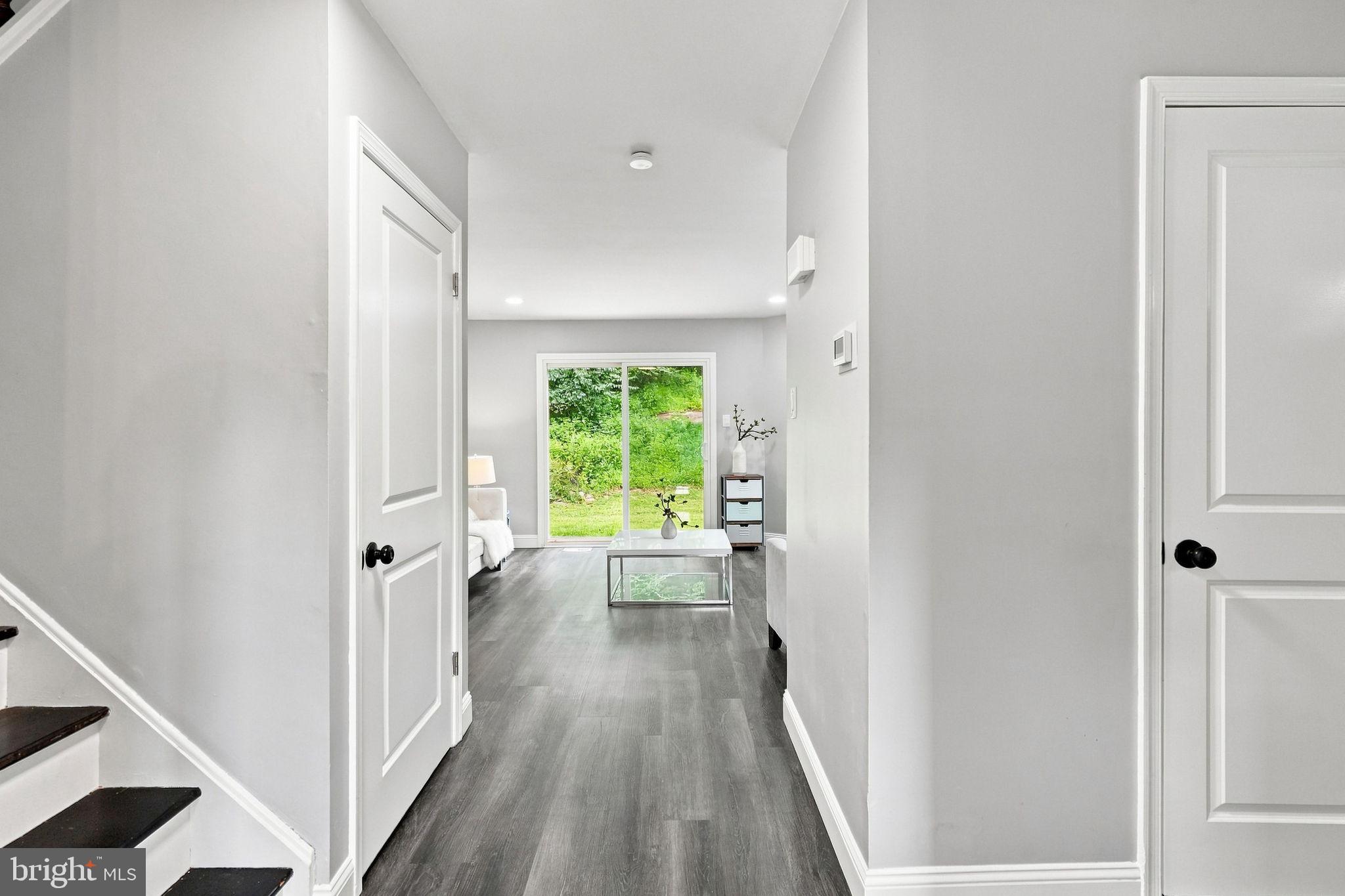 511 COVENTRY LANE