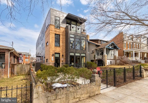 Condo For Sale - 129 Varnum Street #6<br/> WASHINGTON, DC 20011