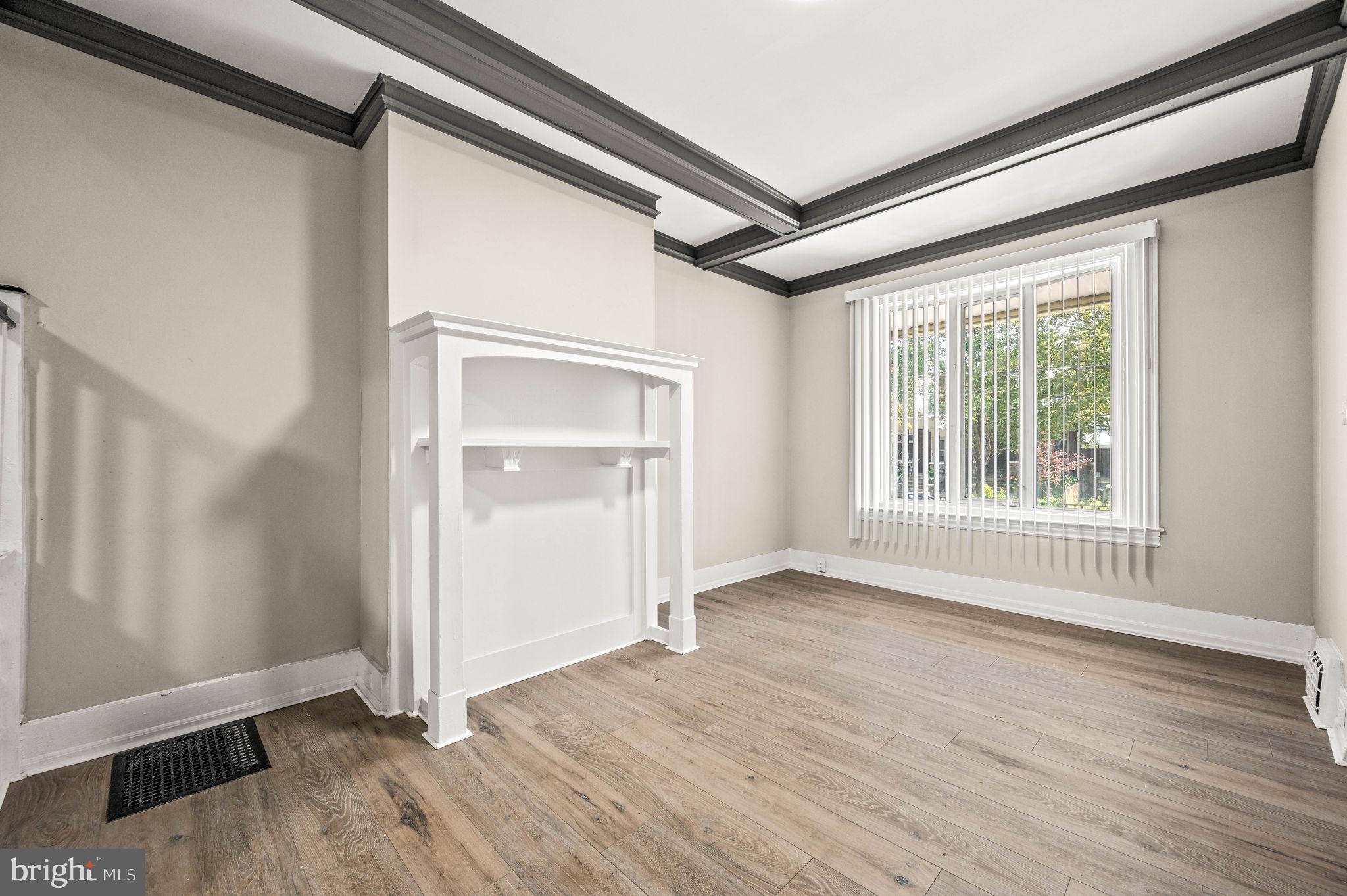 GARDEN COURT - Residential