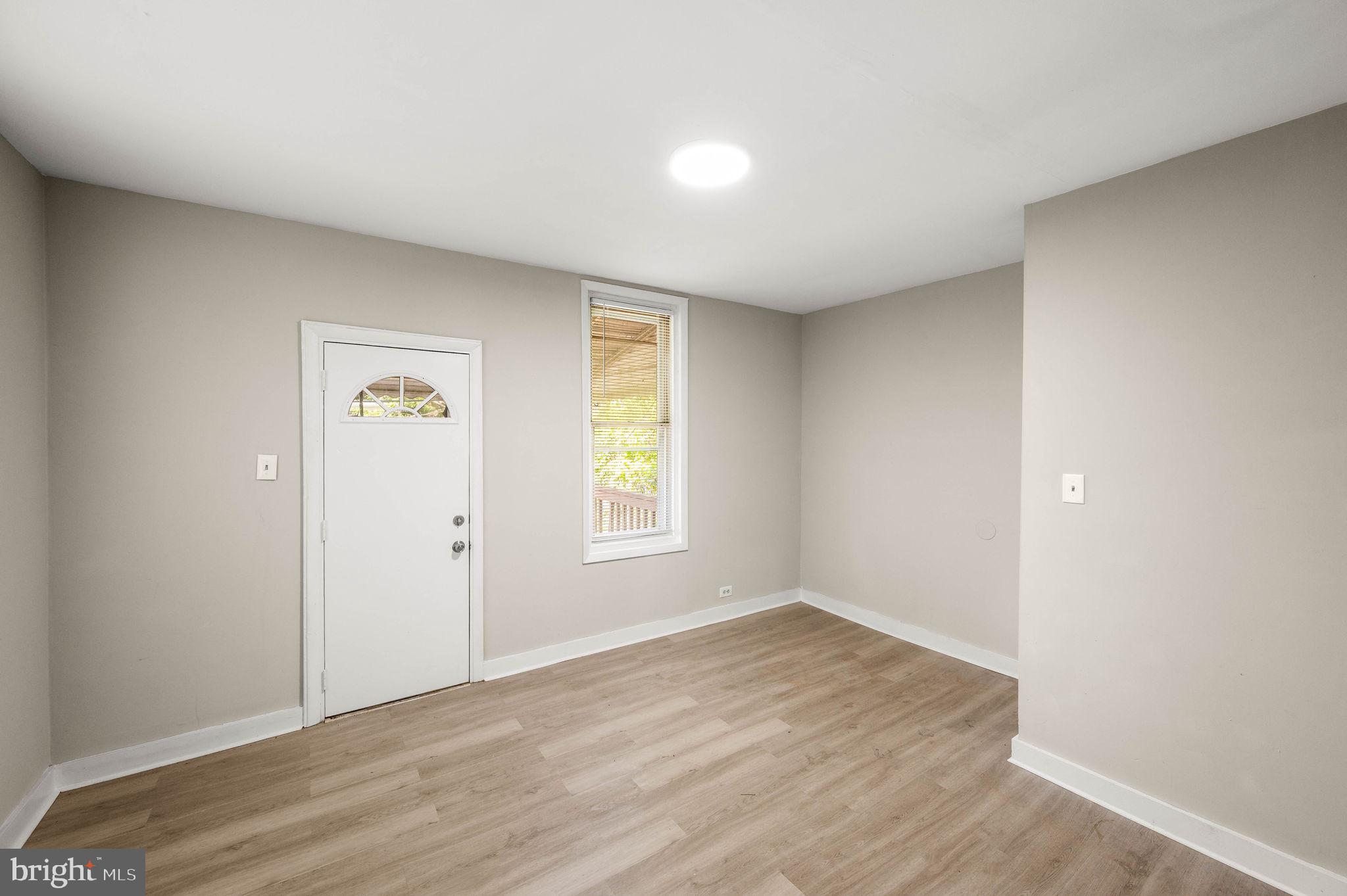 GARDEN COURT - Residential