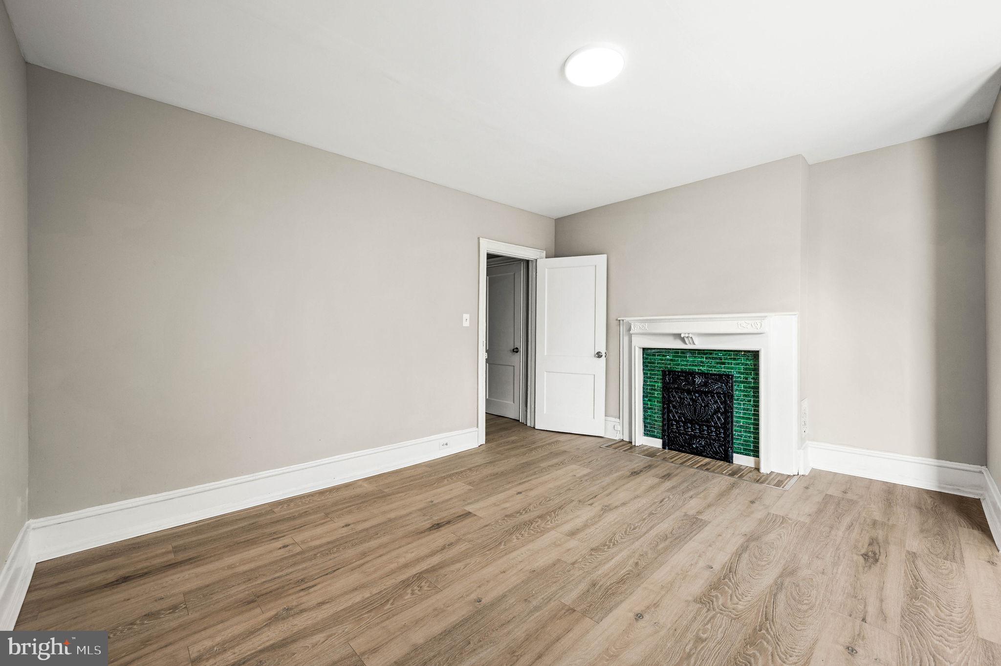 GARDEN COURT - Residential