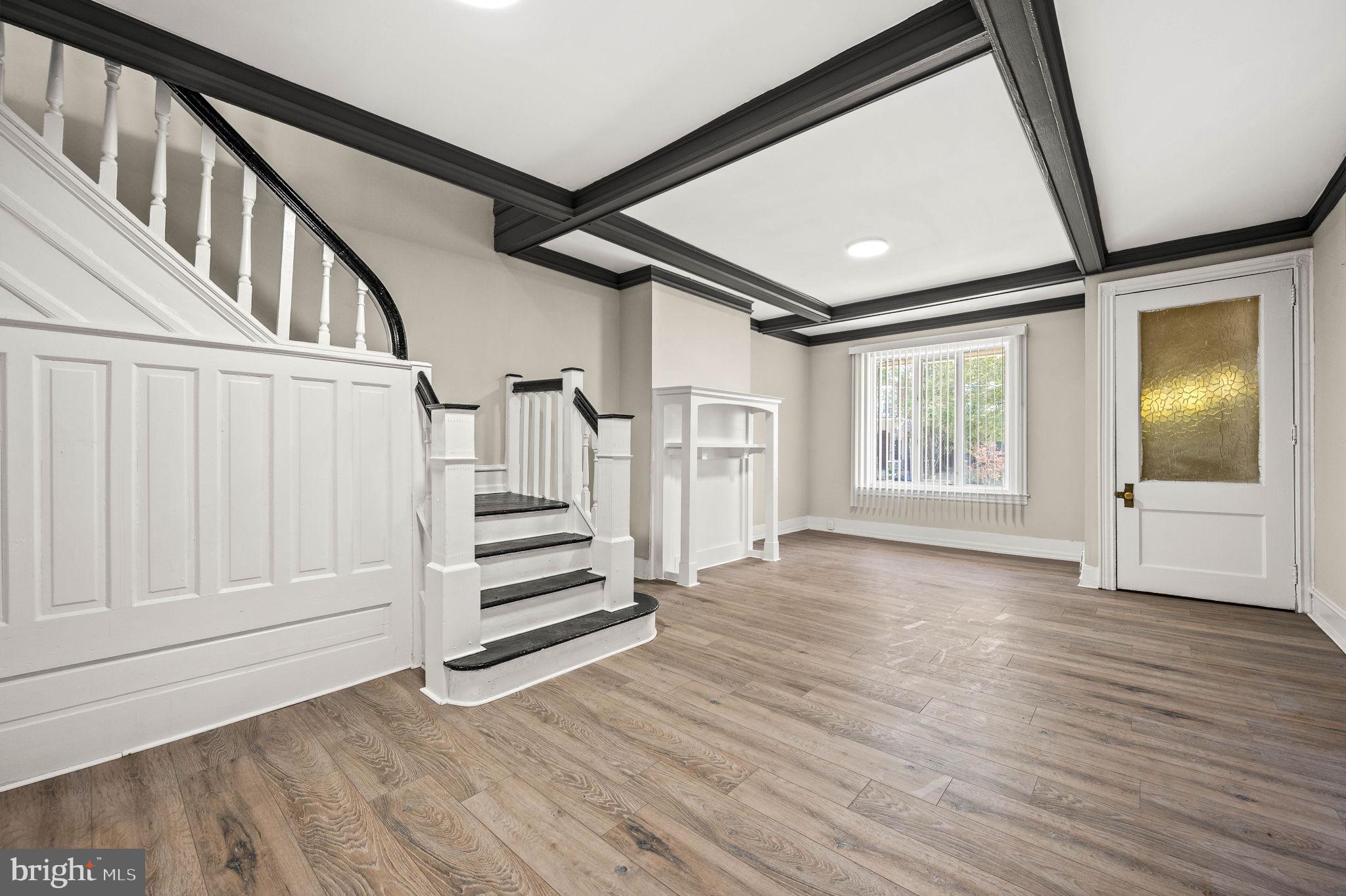 GARDEN COURT - Residential