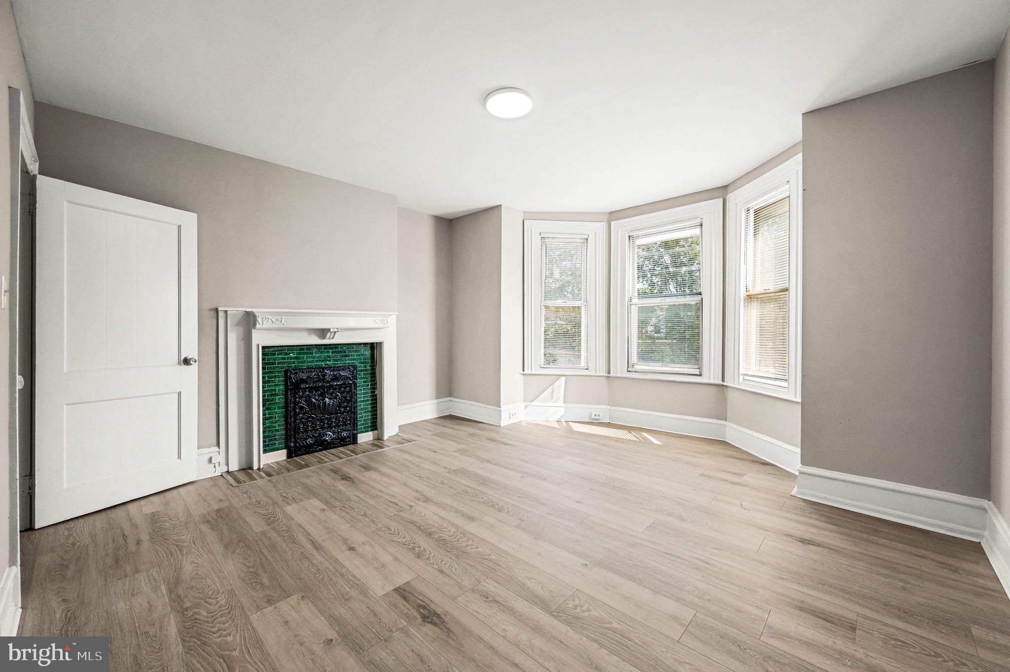 GARDEN COURT - Residential