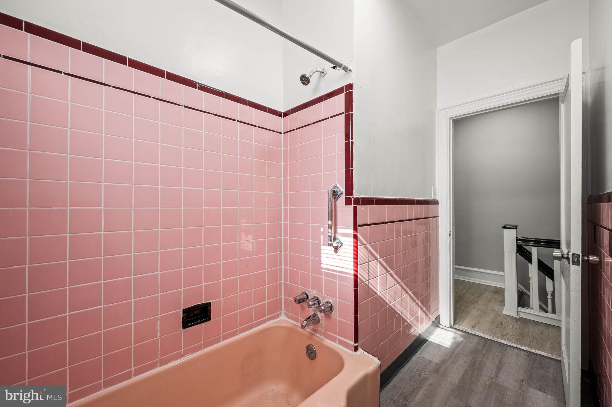 GARDEN COURT - Residential