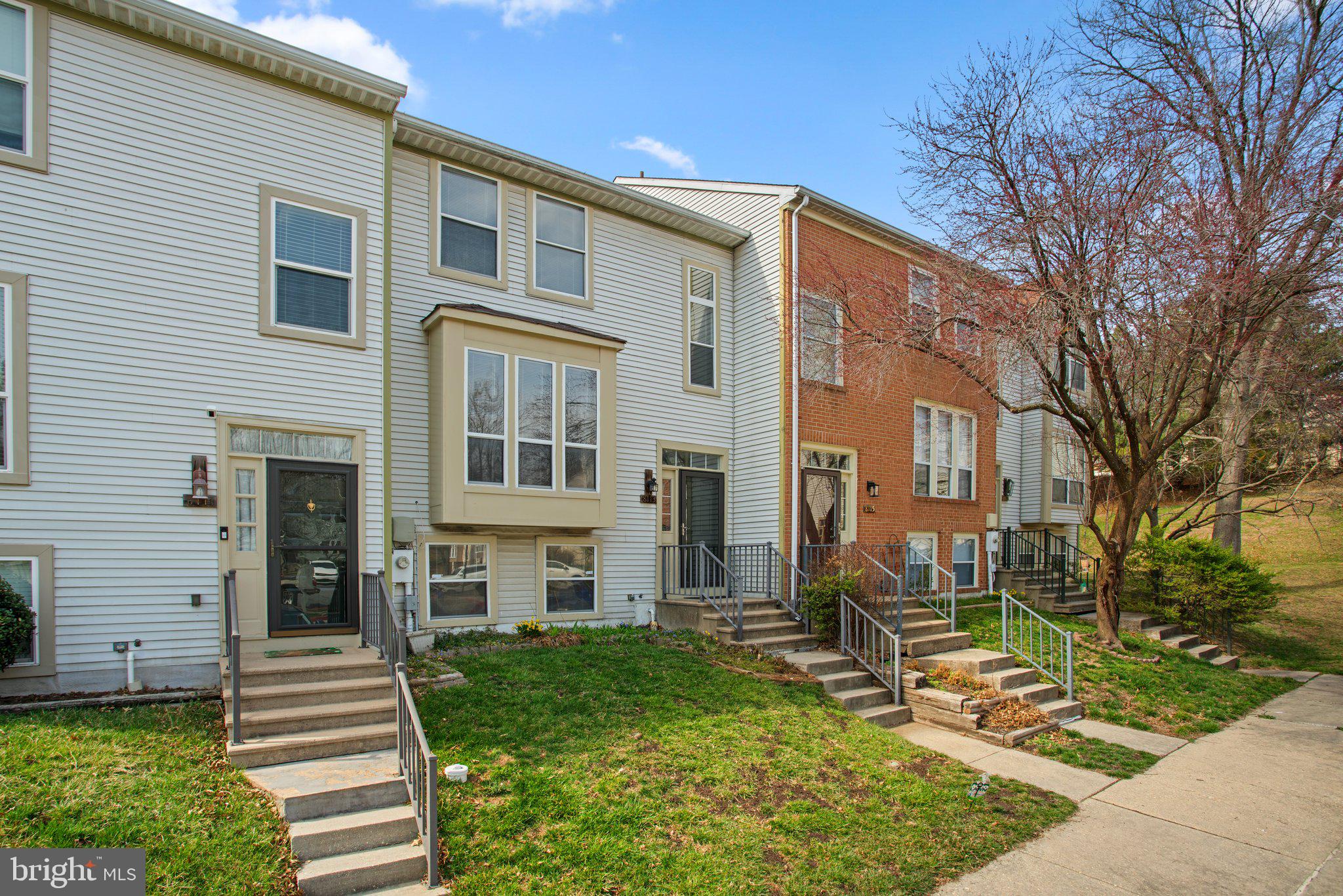 8113 WOODED GLEN COURT