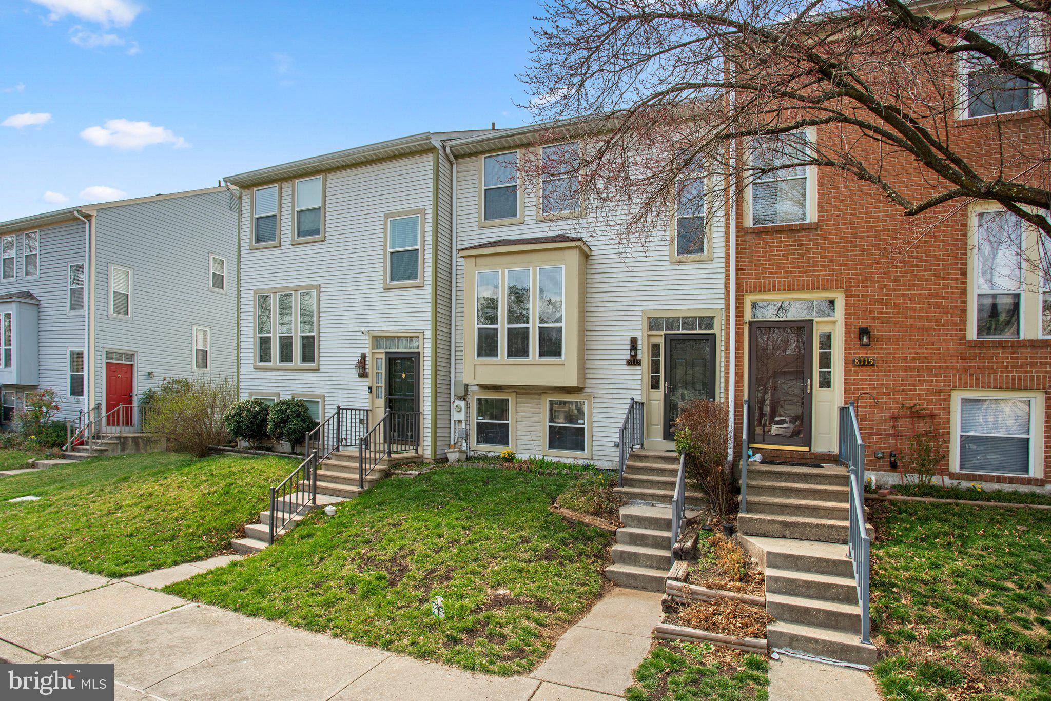 8113 WOODED GLEN COURT