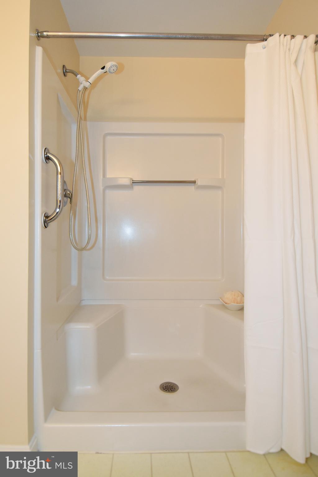 POTOMAC RIDGE AT LEISURE - Residential Lease