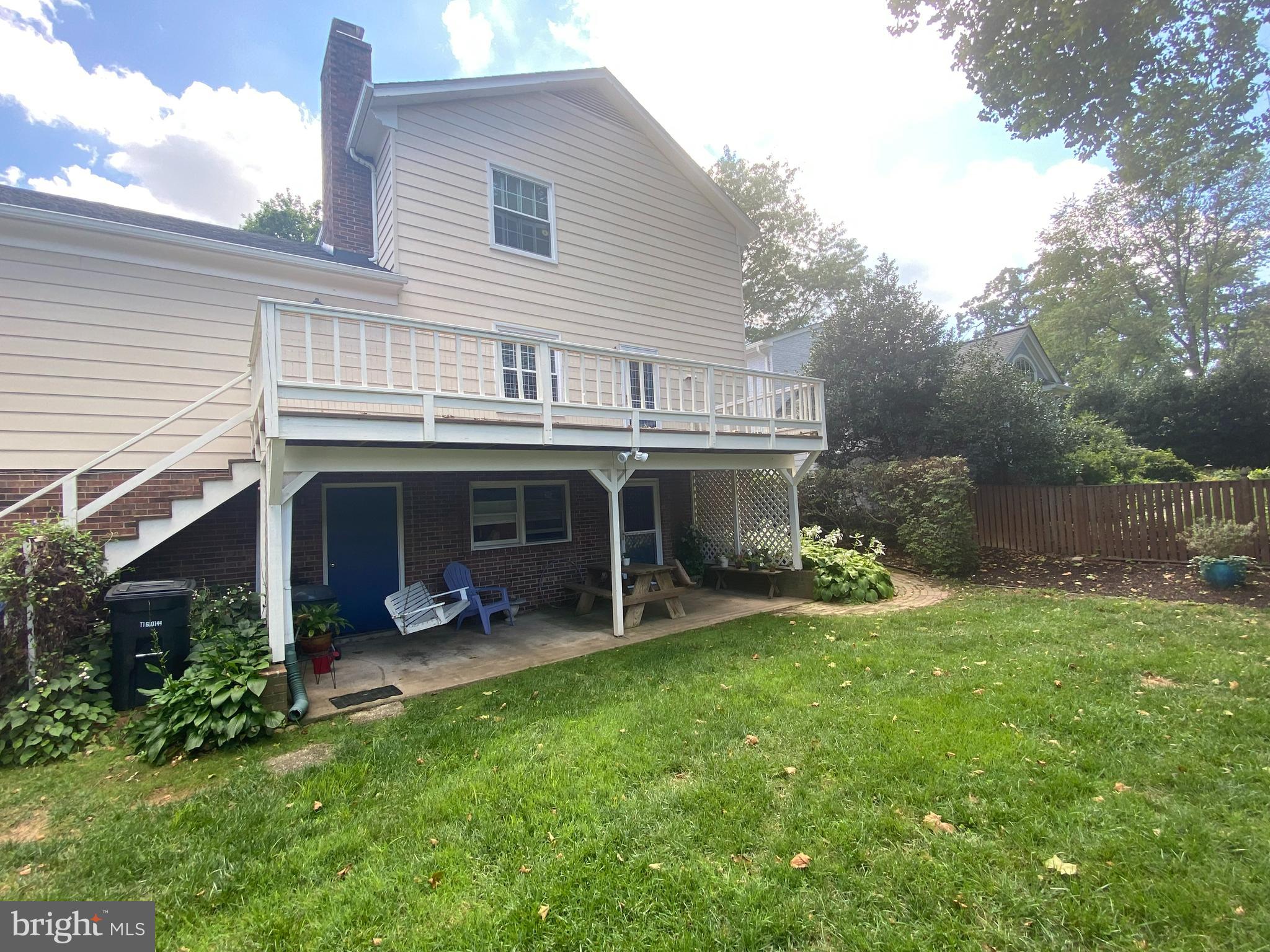 COUNTRY CLUB - Residential Lease