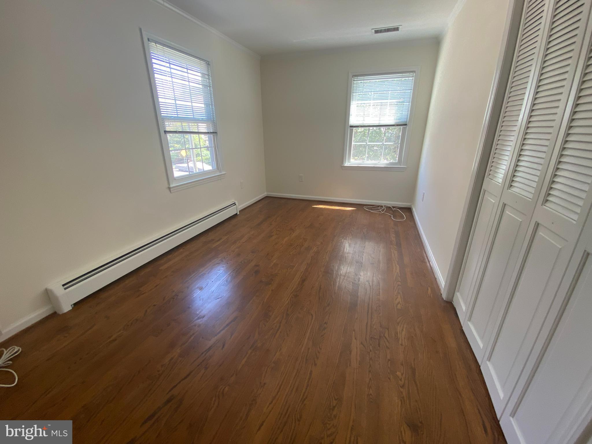 COUNTRY CLUB - Residential Lease