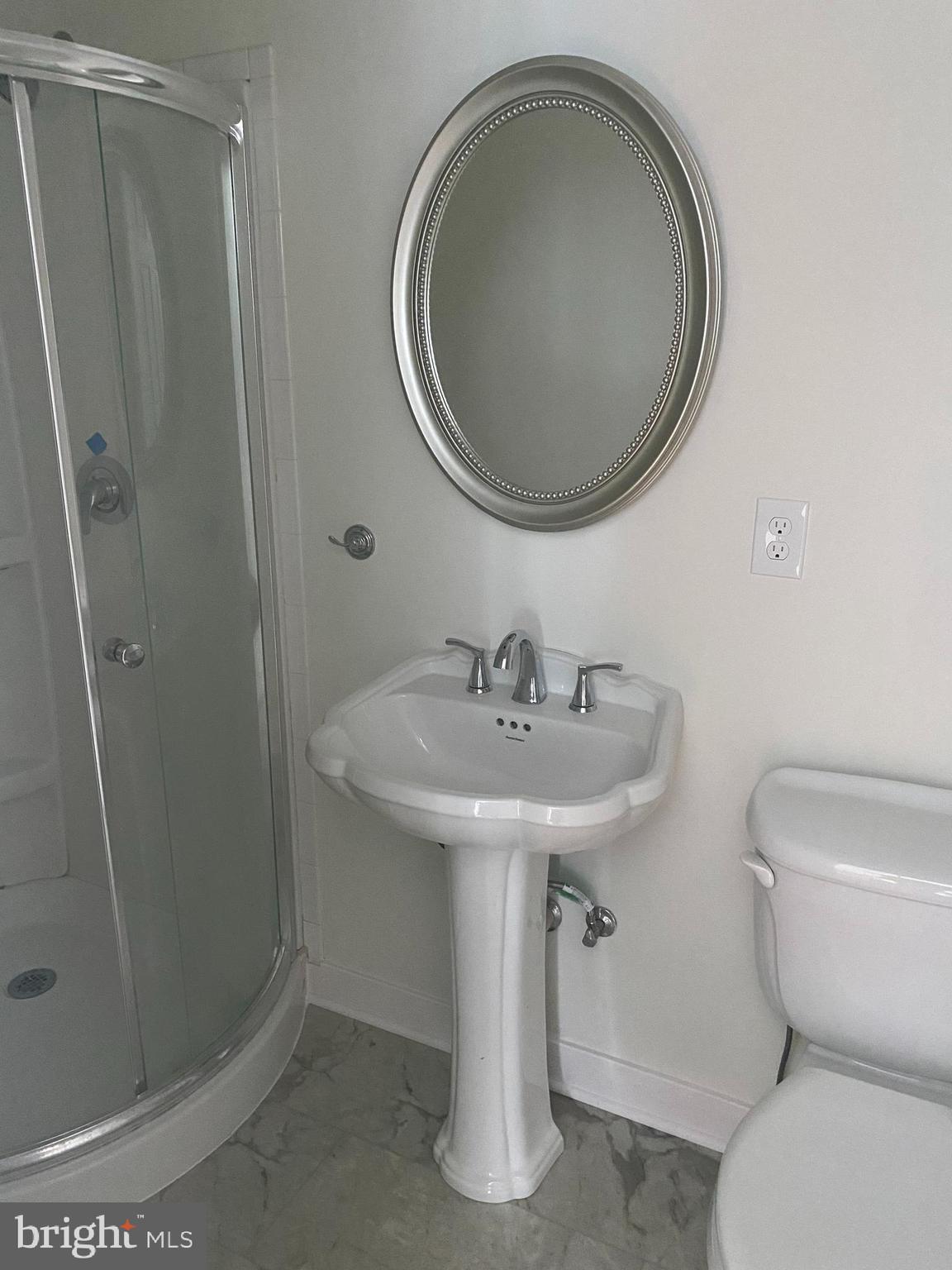 COUNTRY CLUB - Residential Lease