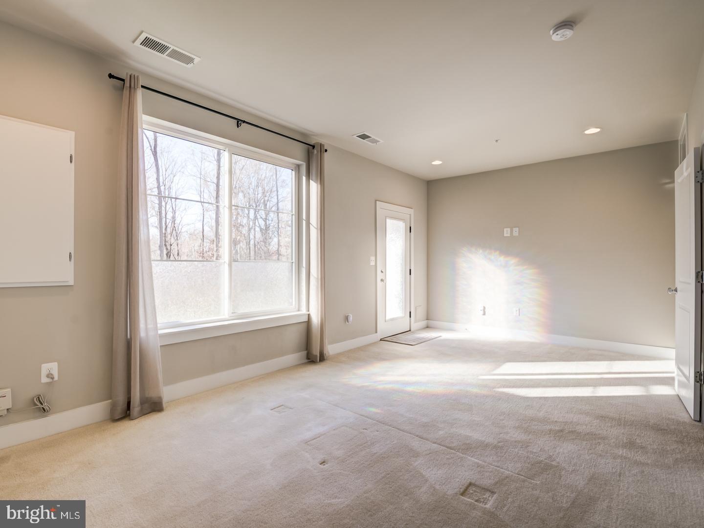 PRESERVE AT WESTFIELDS - Residential Lease