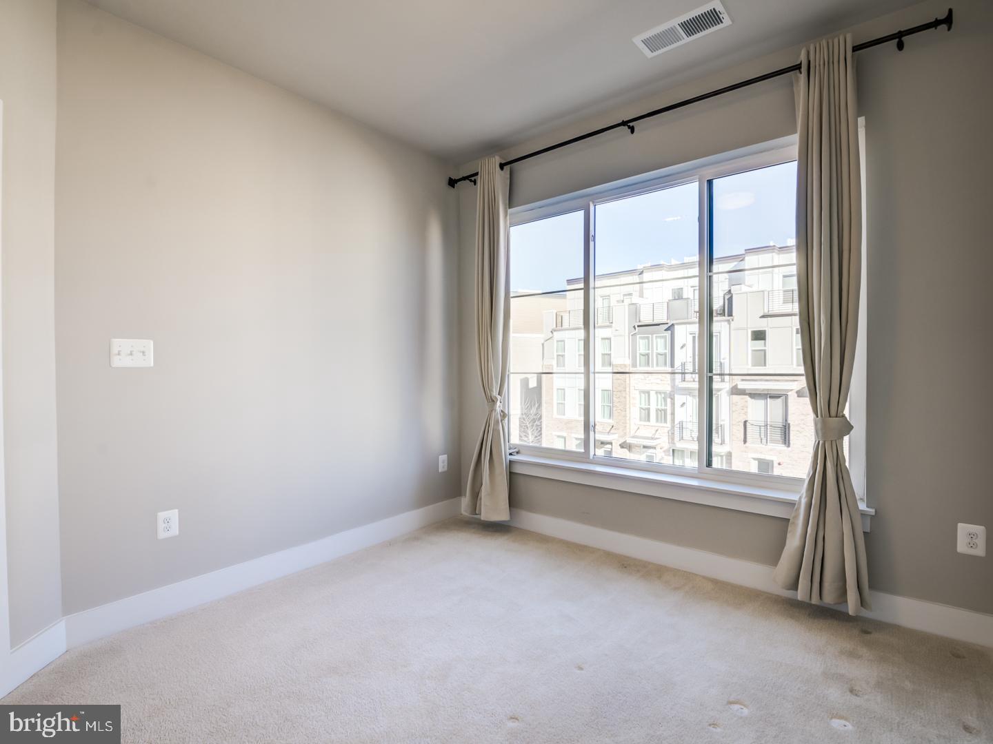 PRESERVE AT WESTFIELDS - Residential Lease