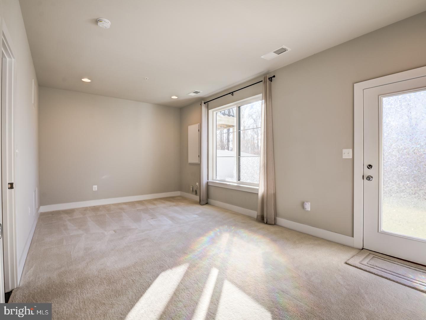 PRESERVE AT WESTFIELDS - Residential Lease