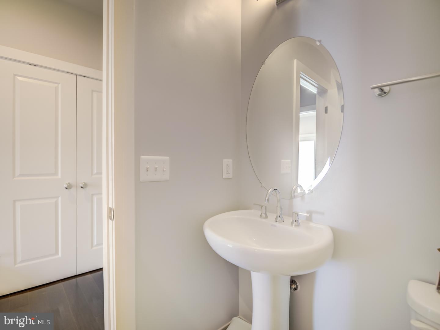 PRESERVE AT WESTFIELDS - Residential Lease