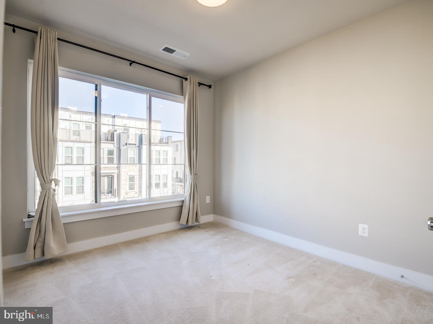 PRESERVE AT WESTFIELDS - Residential Lease