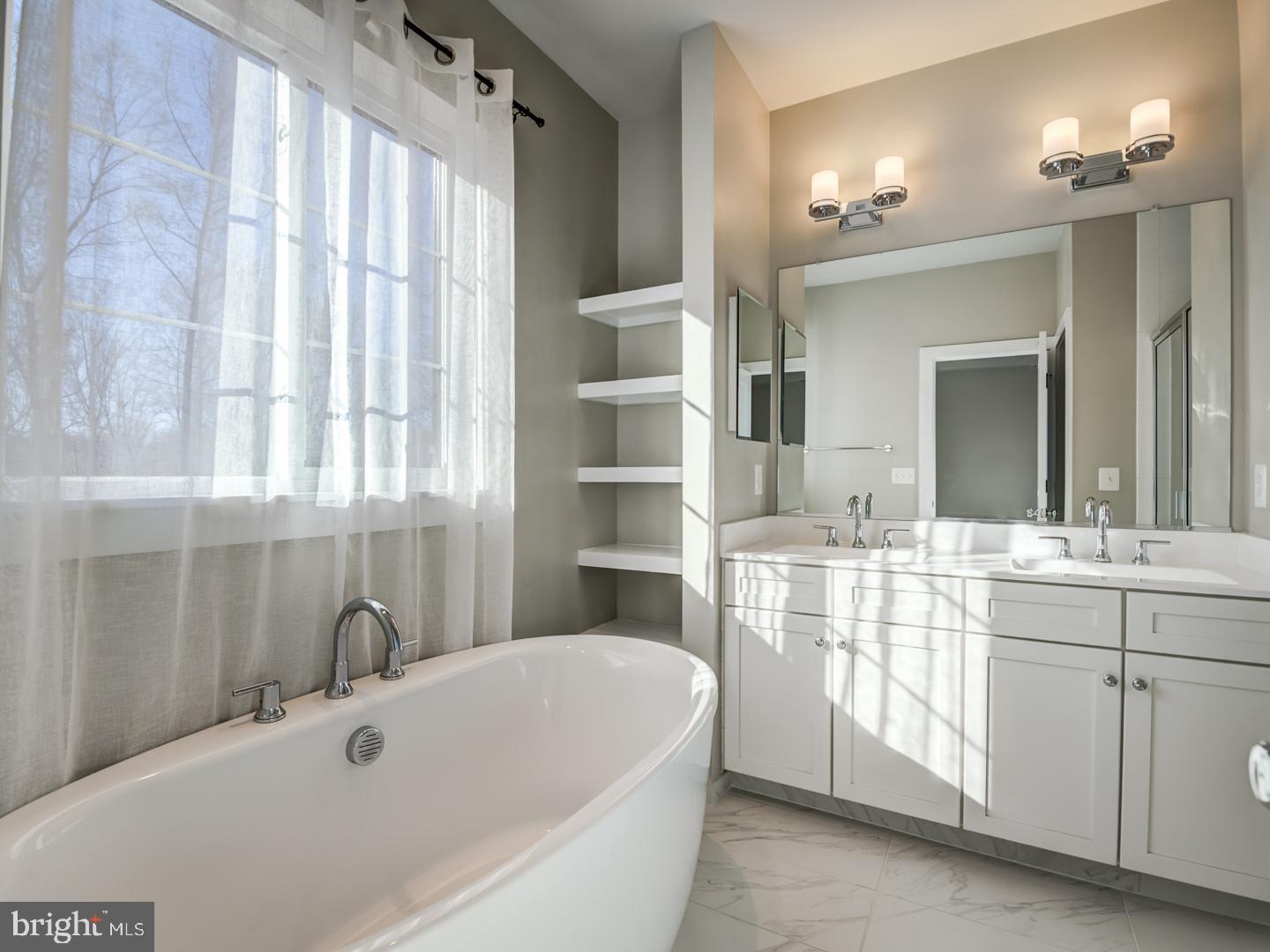 PRESERVE AT WESTFIELDS - Residential Lease