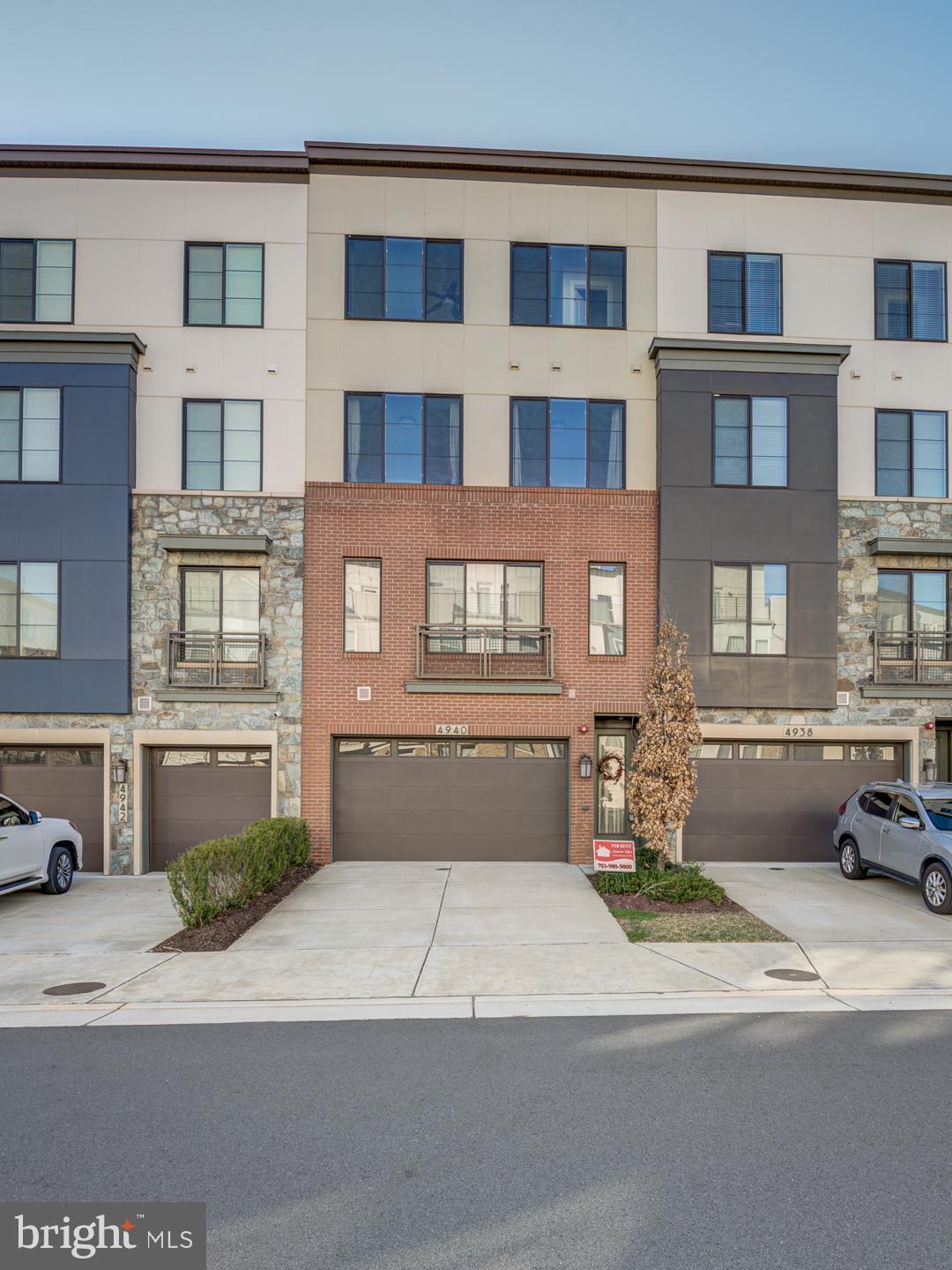 PRESERVE AT WESTFIELDS - Residential Lease