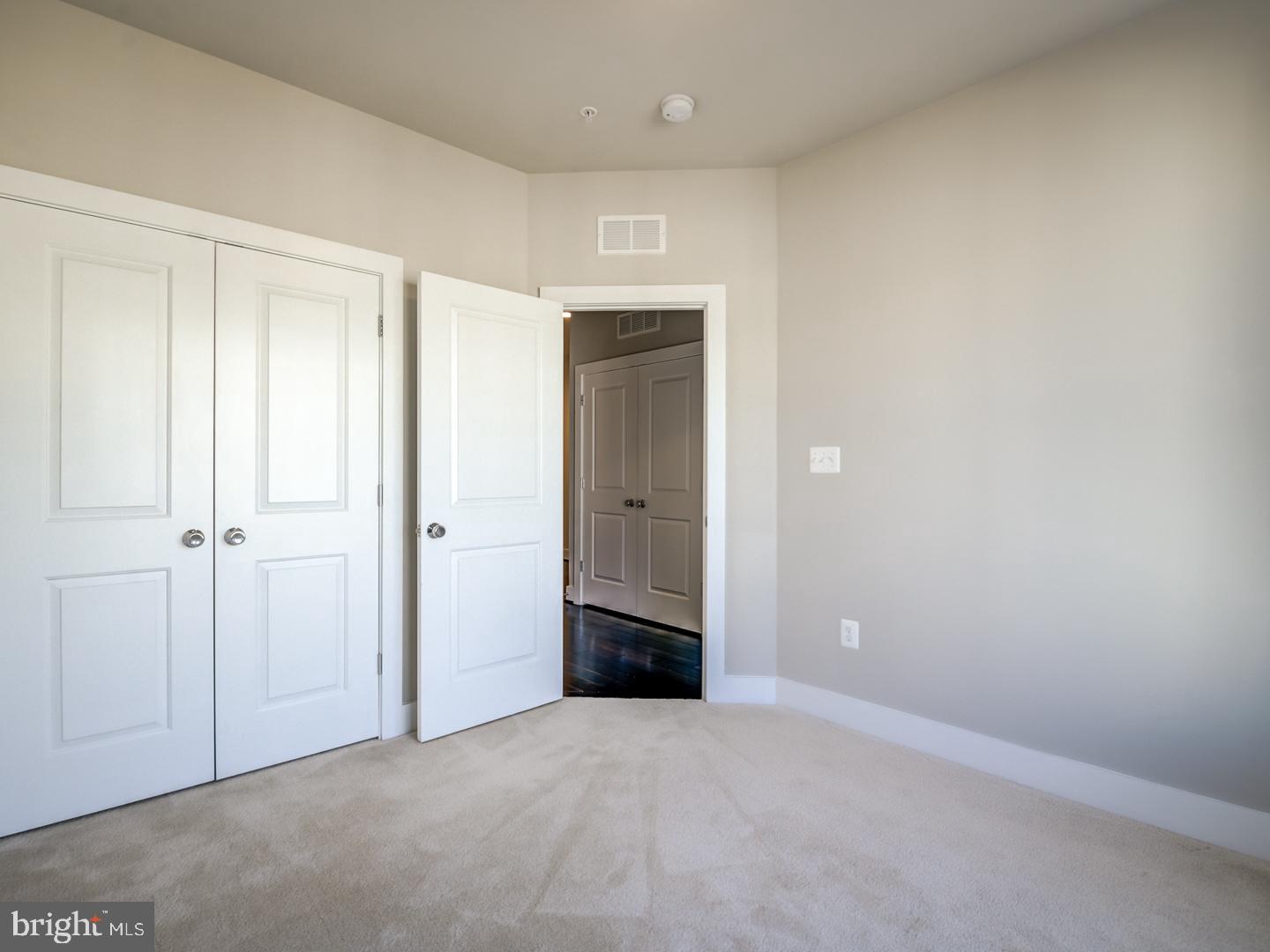 PRESERVE AT WESTFIELDS - Residential Lease