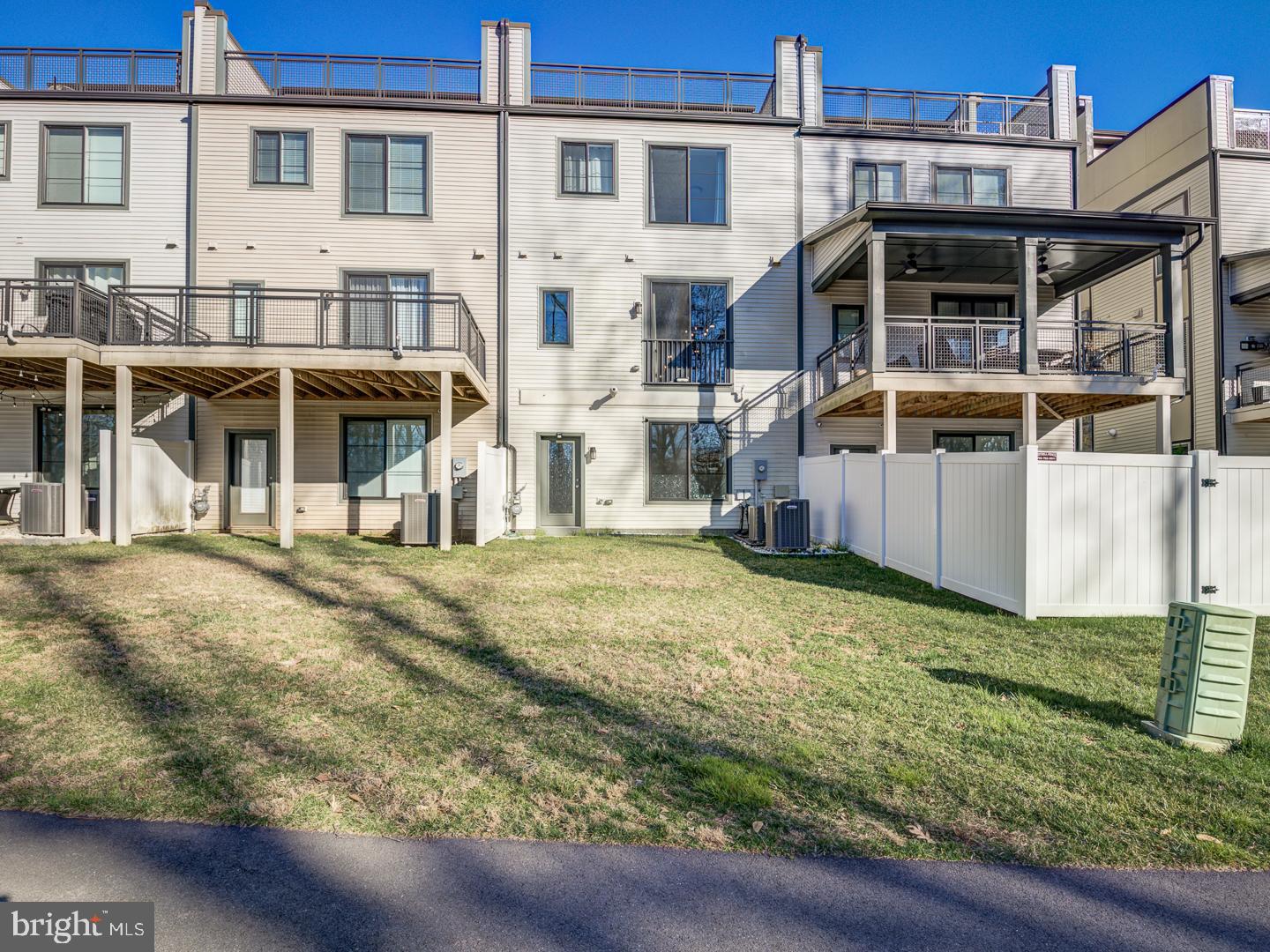 PRESERVE AT WESTFIELDS - Residential Lease