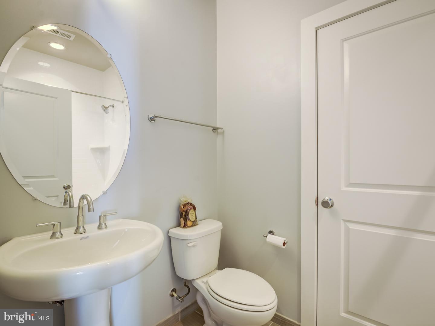 PRESERVE AT WESTFIELDS - Residential Lease