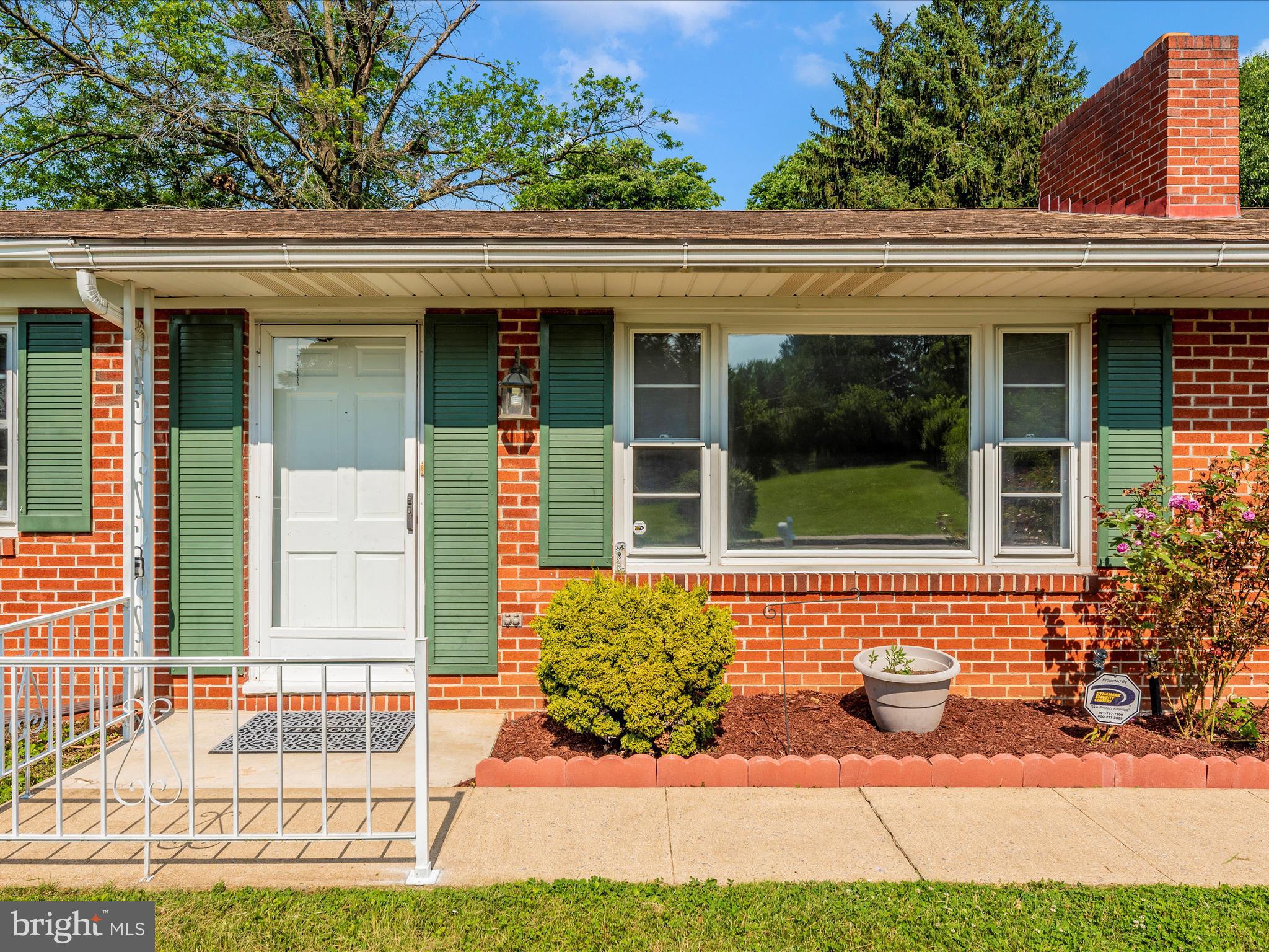 229 DIVISION AVENUE