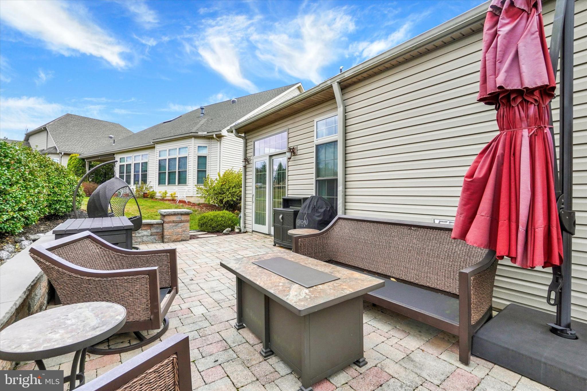 LAUREL VISTAS - Residential