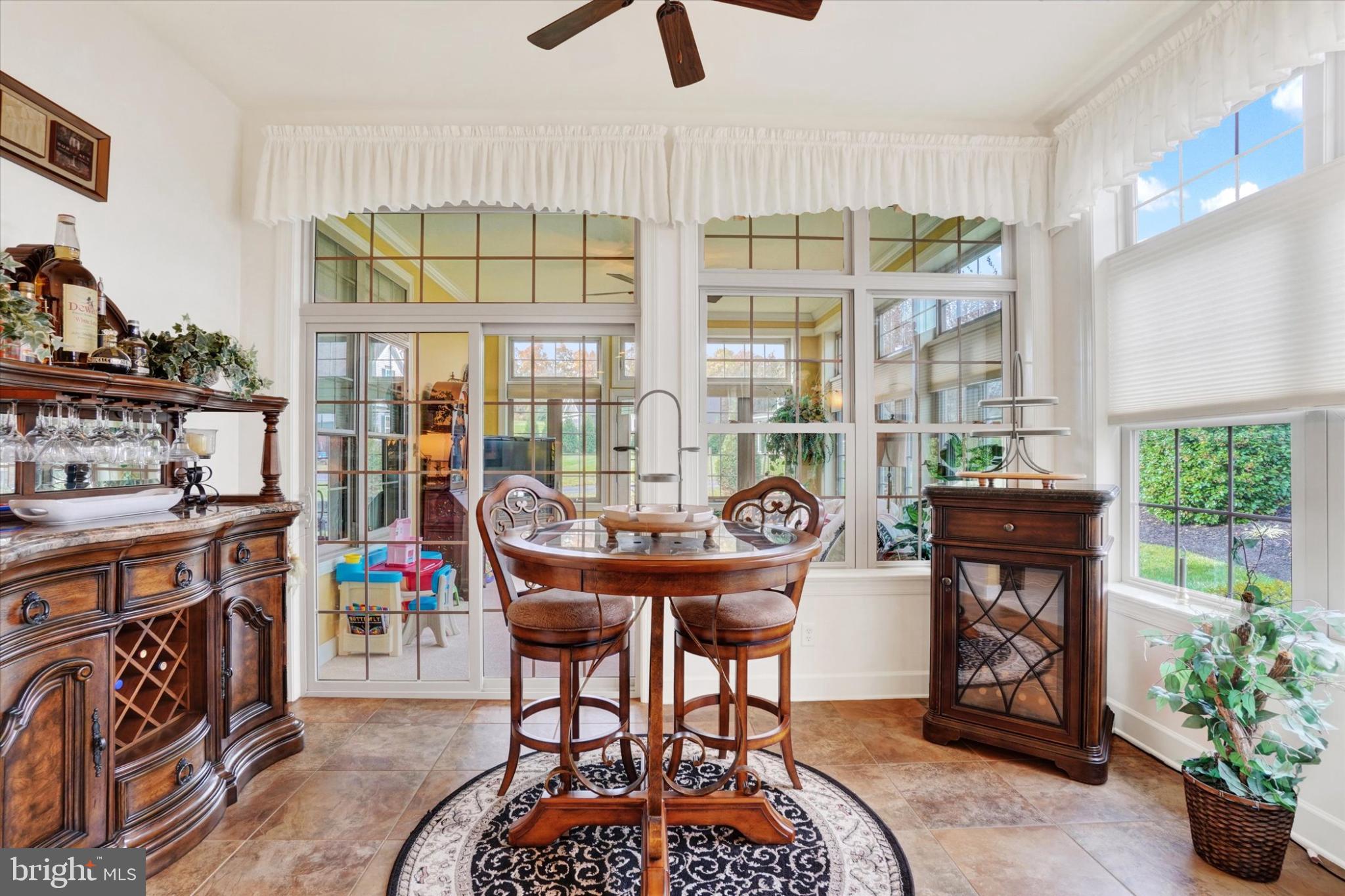 LAUREL VISTAS - Residential