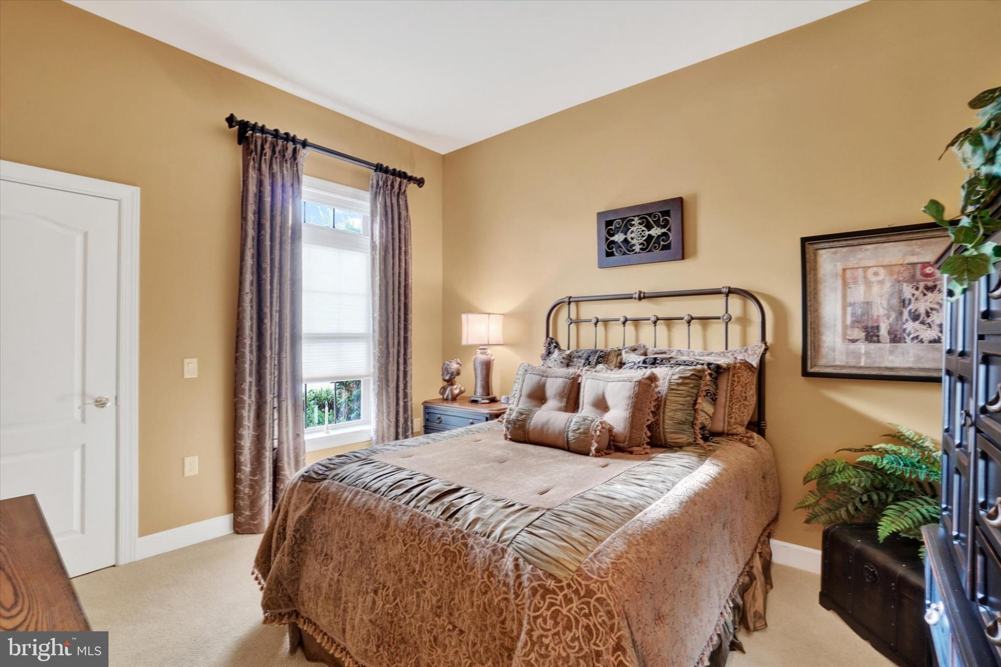 LAUREL VISTAS - Residential